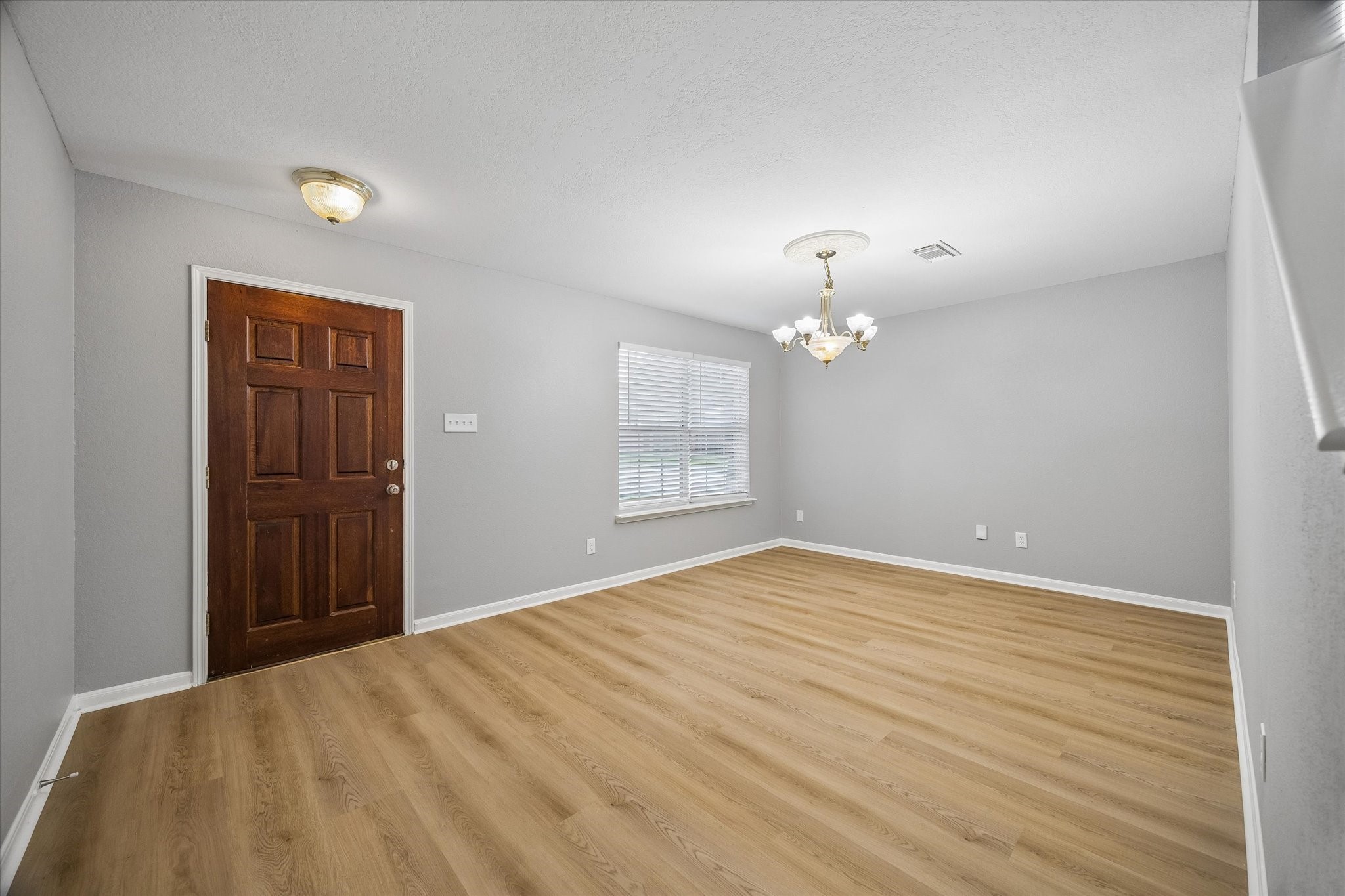 1258 Chalk Rock Drive Property Photo 2