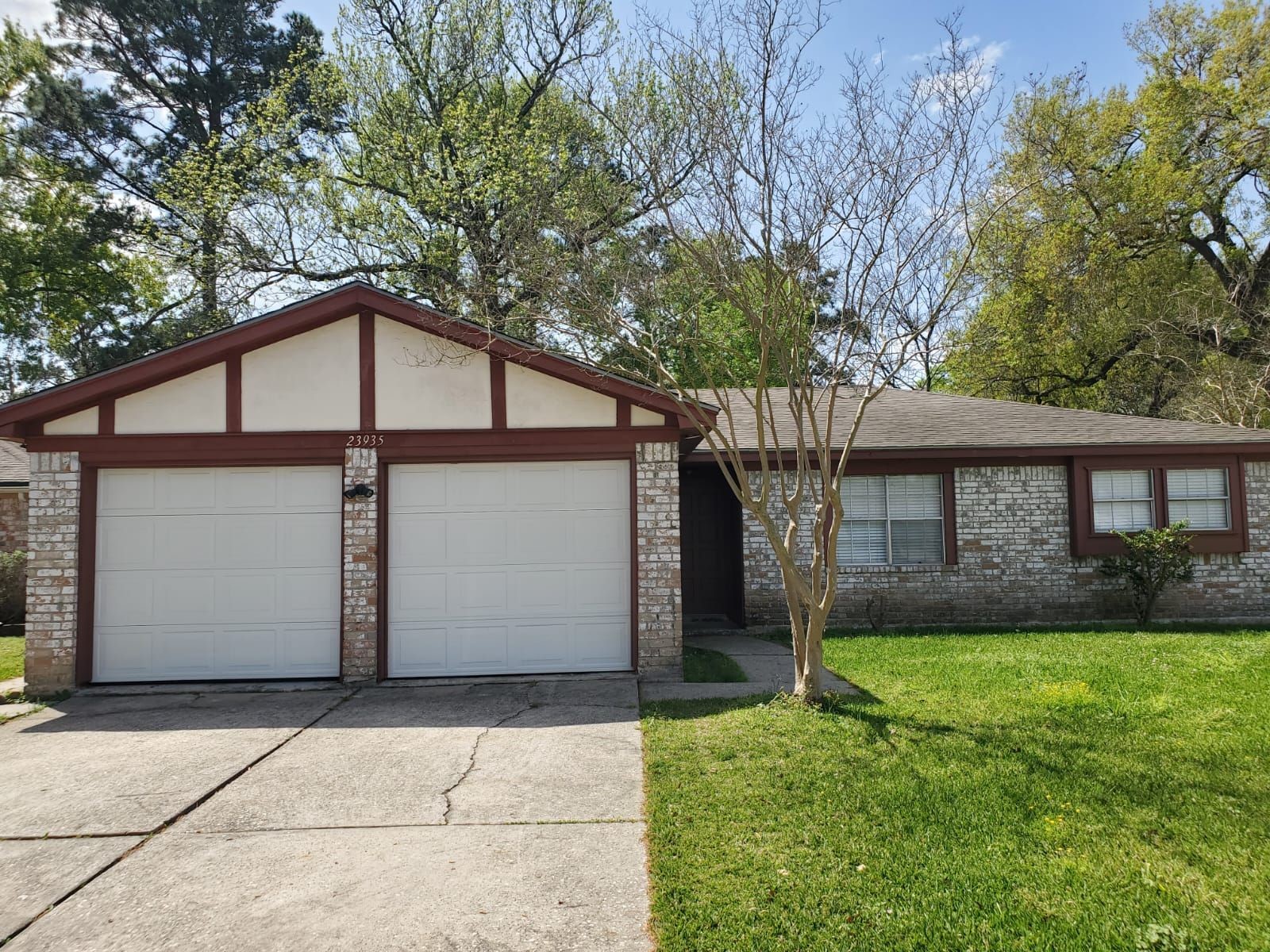 23935 Spring Mill Lane Property Photo