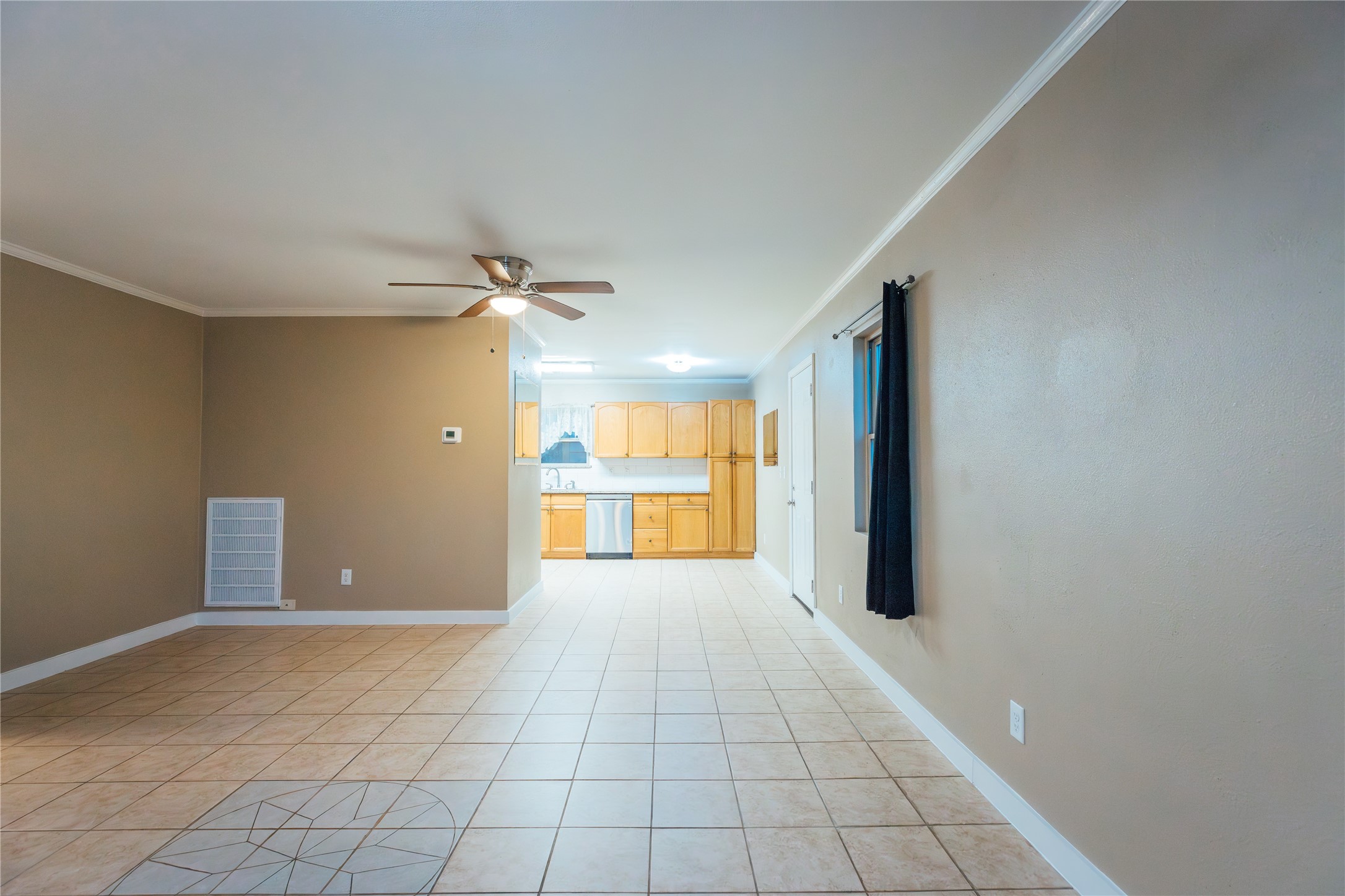 5617 Schutz Street Property Photo 7