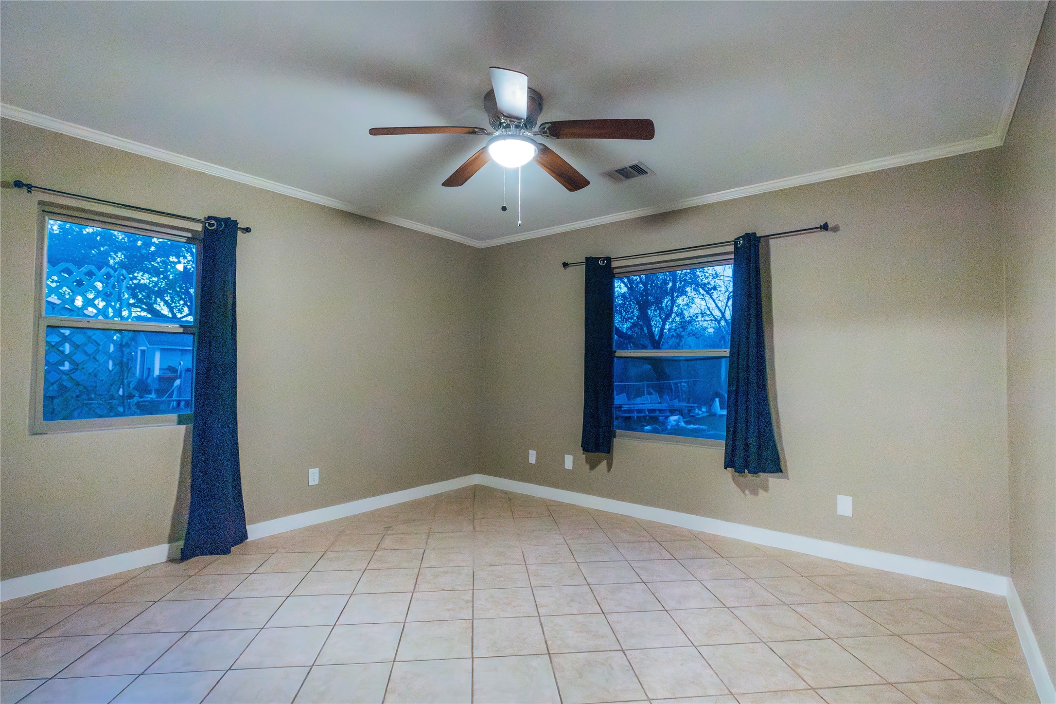 5617 Schutz Street Property Photo 16