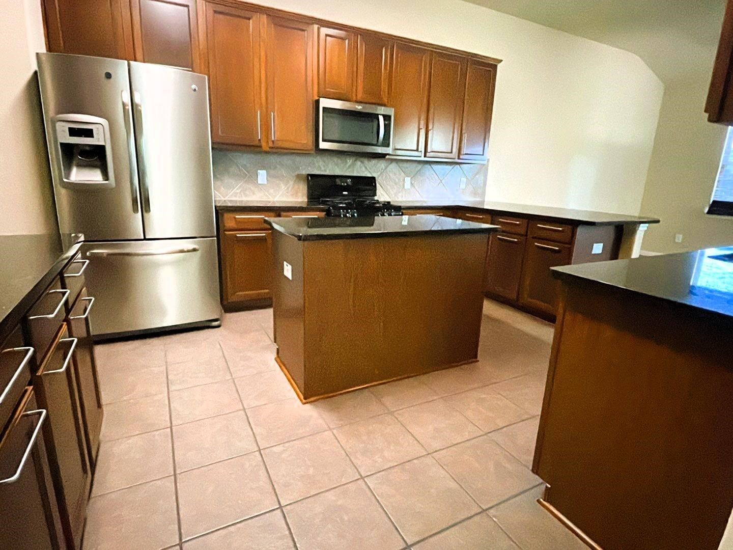 1014 Spring Lakes Haven Drive Property Photo 2