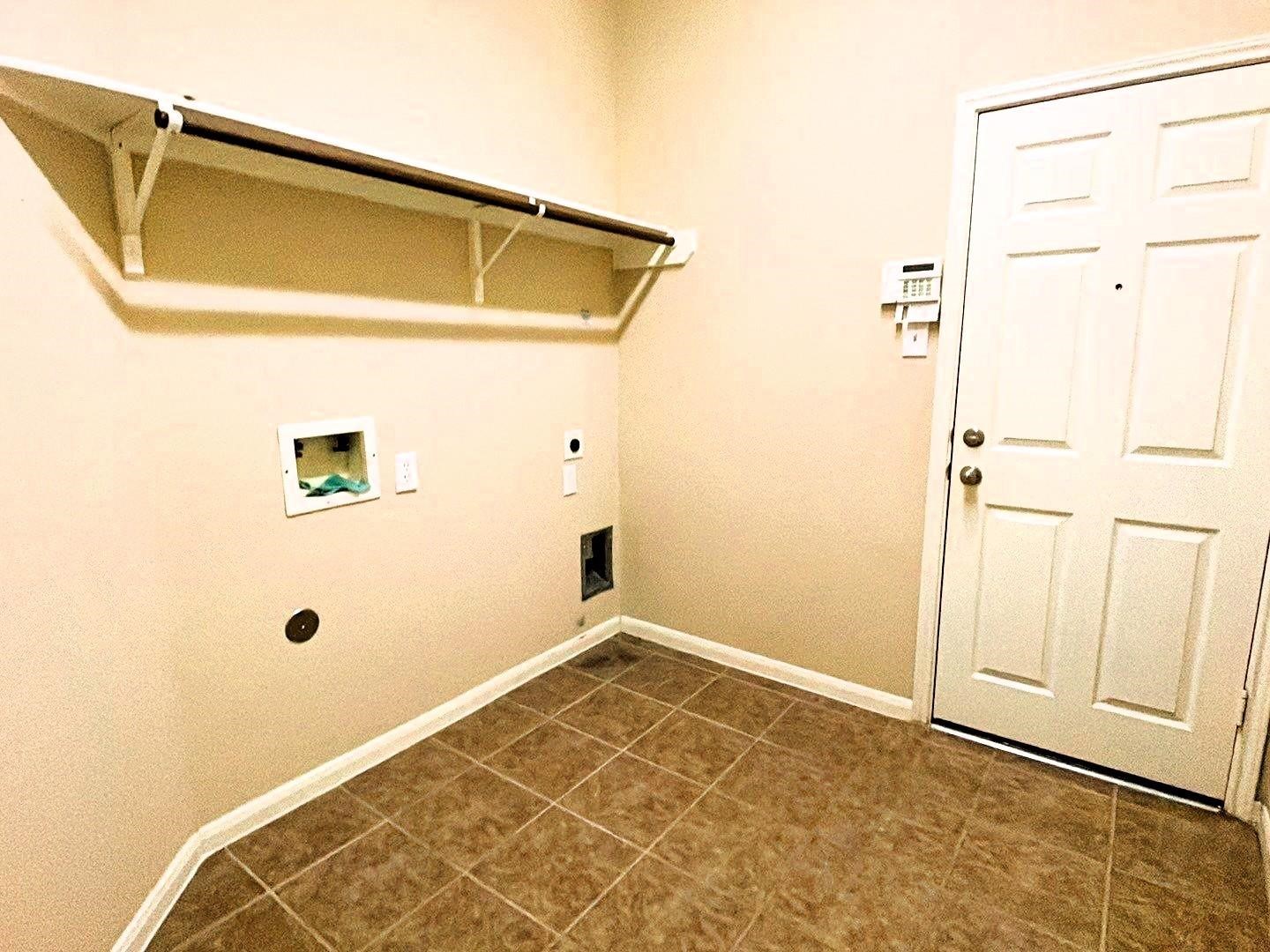 1014 Spring Lakes Haven Drive Property Photo 13