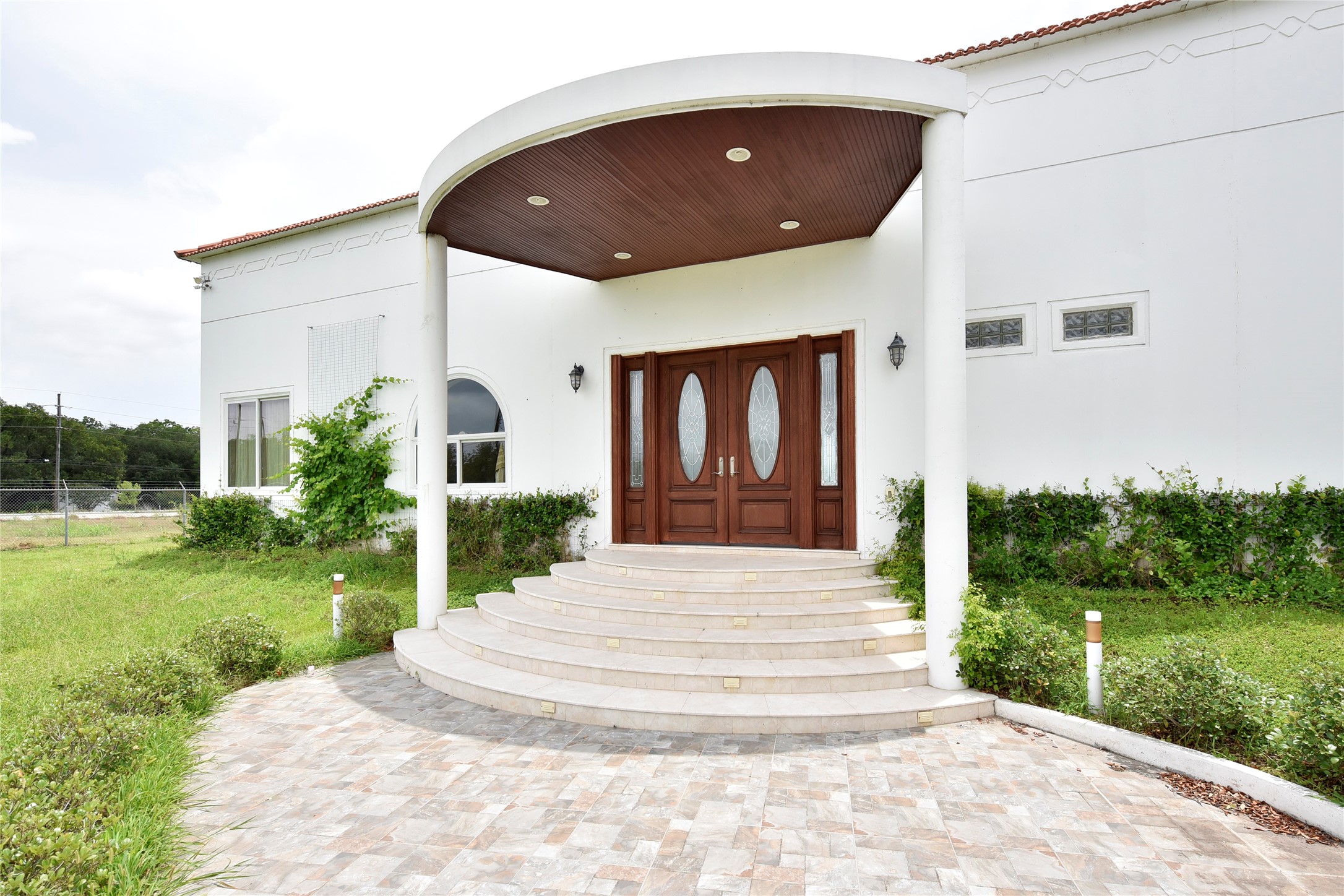 6602 Rohan Road Property Photo 5