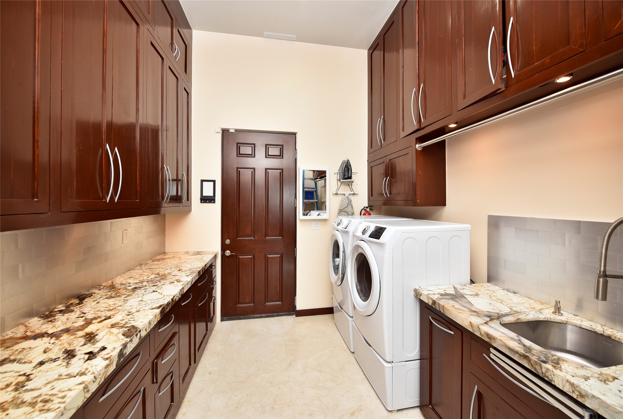 6602 Rohan Road Property Photo 18
