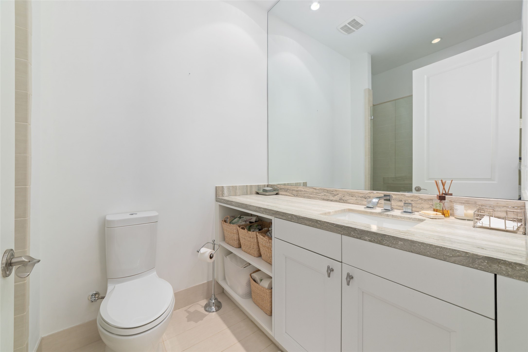 2221 Welch Street 201 Property Photo 9