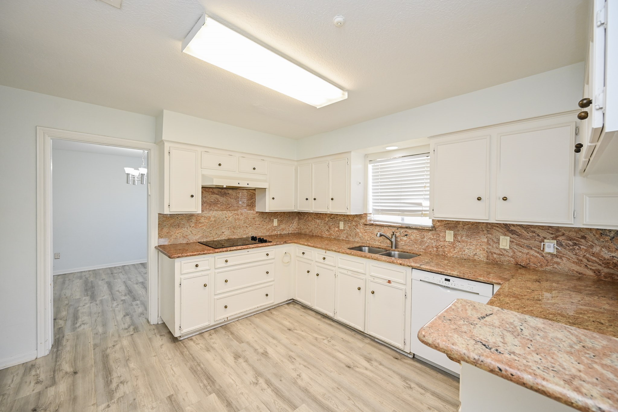 7735 Quail Meadow Drive Property Photo 10