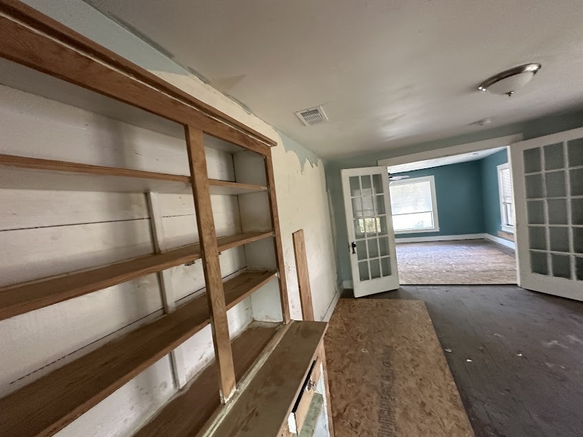 202 E Phillips Street Property Photo 4