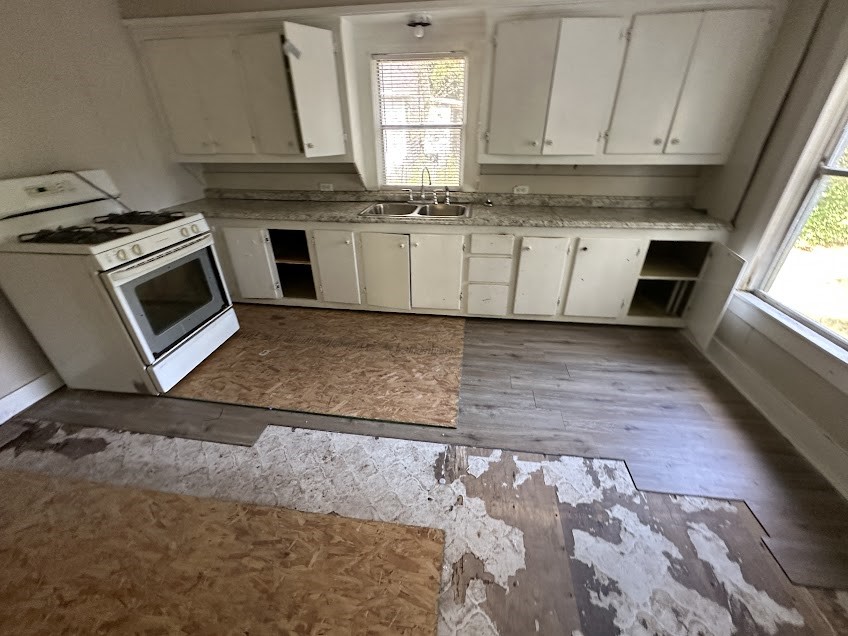 202 E Phillips Street Property Photo 5