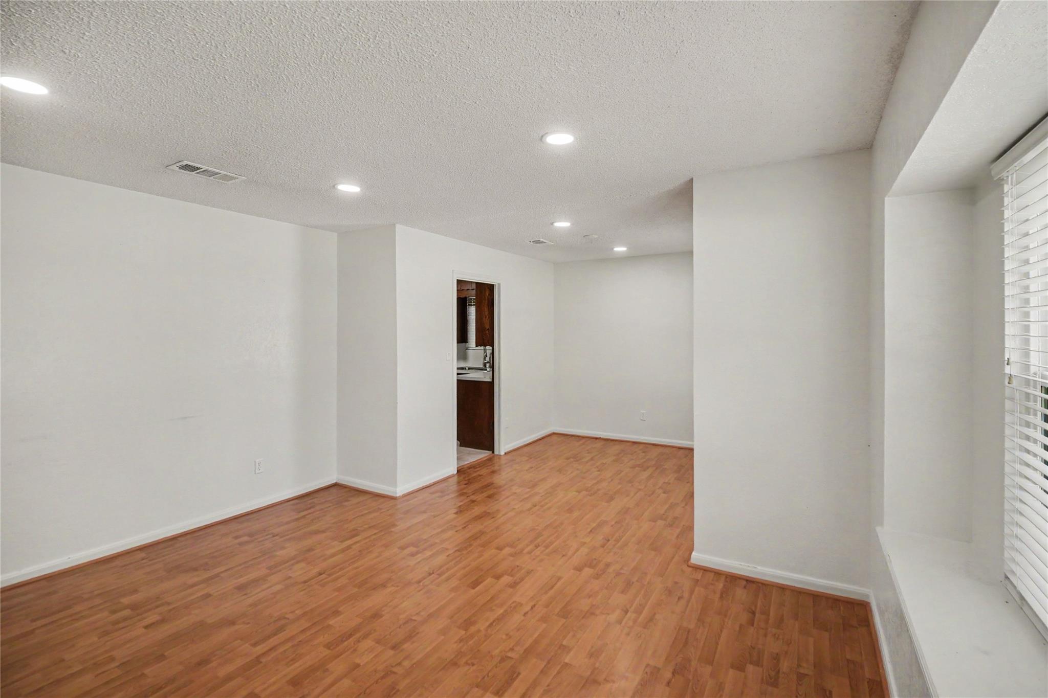 1909 Adams Street, Alvin Tx 77511 Property Photo 5