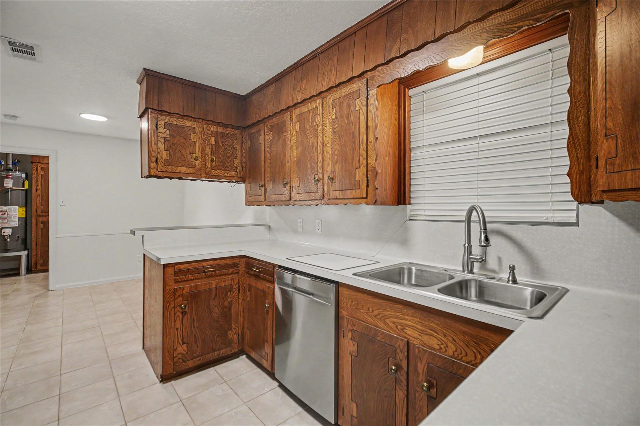 1909 Adams Street, Alvin Tx 77511 Property Photo 8