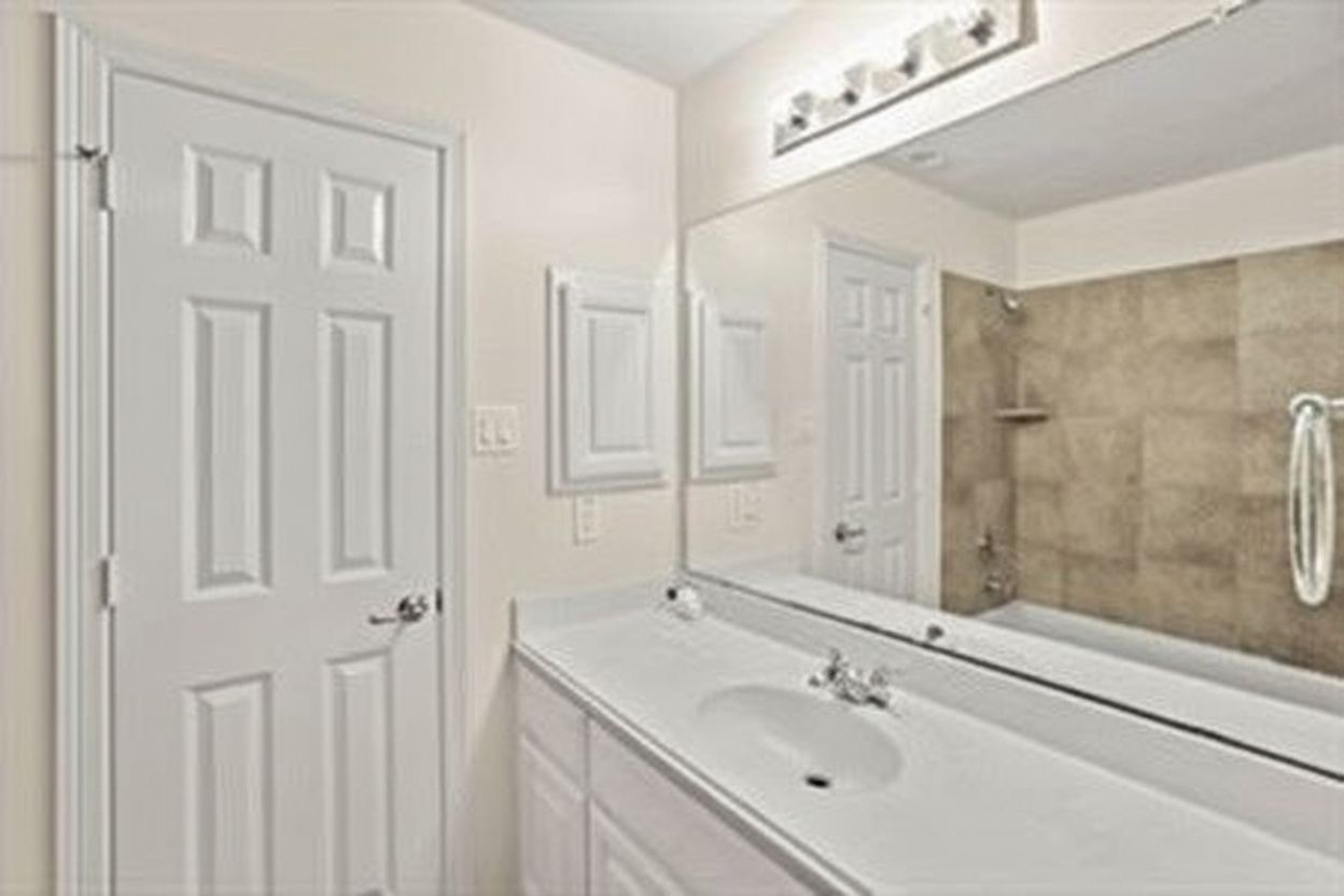 2354 Waterford Park Street Property Photo 16