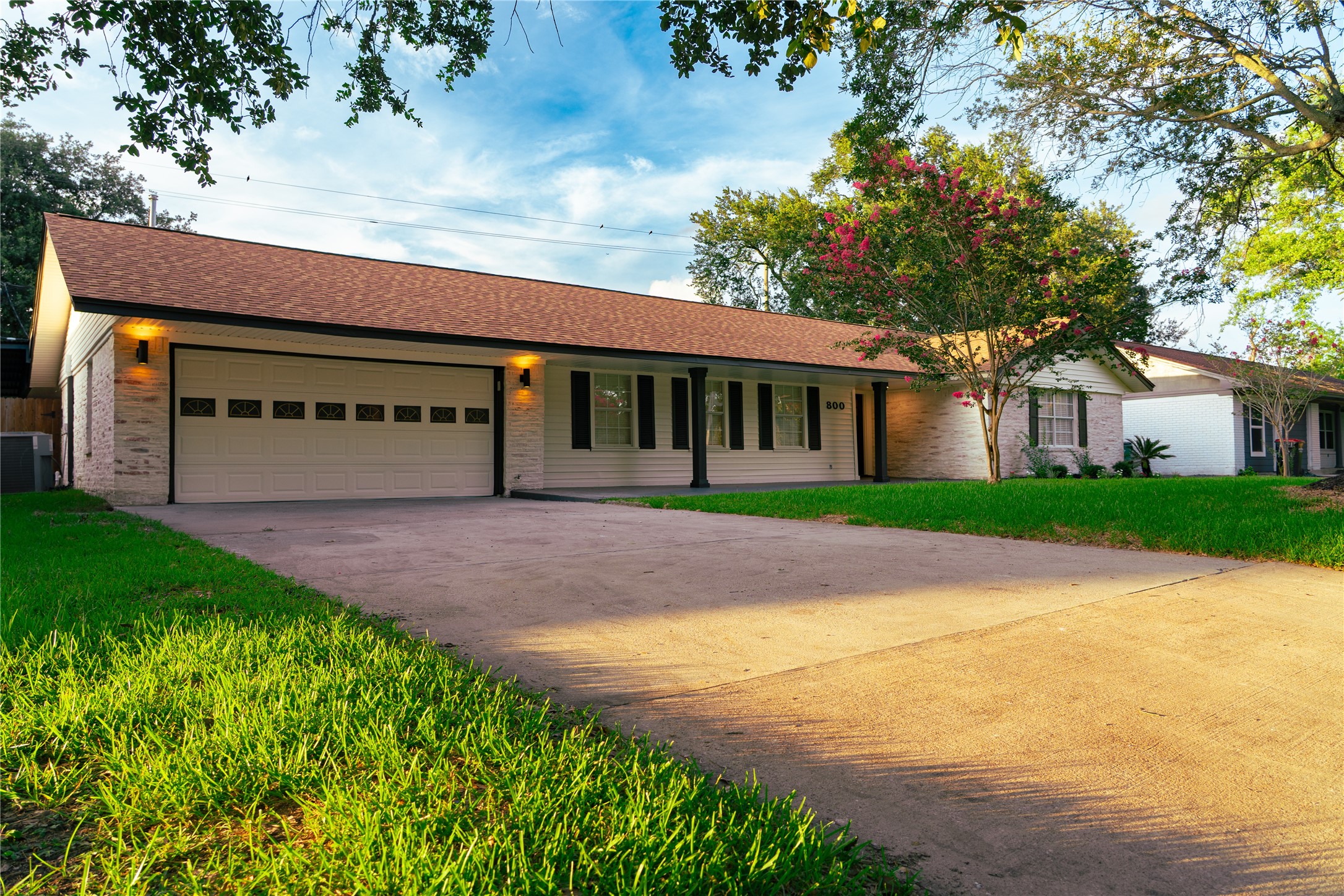 800 Rosewood Drive Property Photo