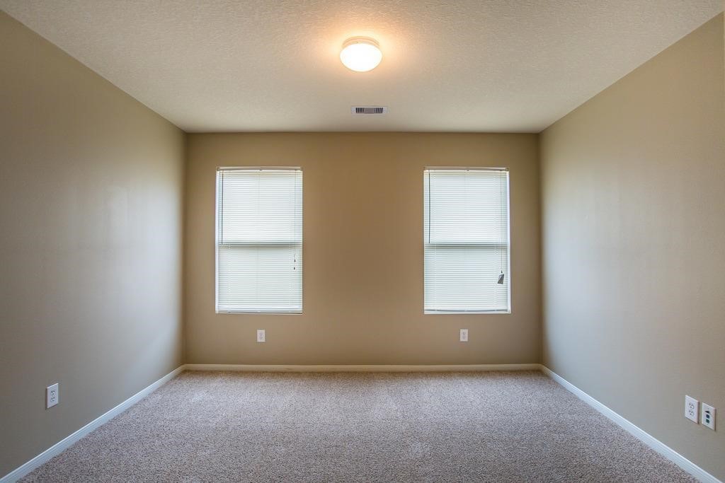 22626 Spring Crossing Drive Property Photo 4