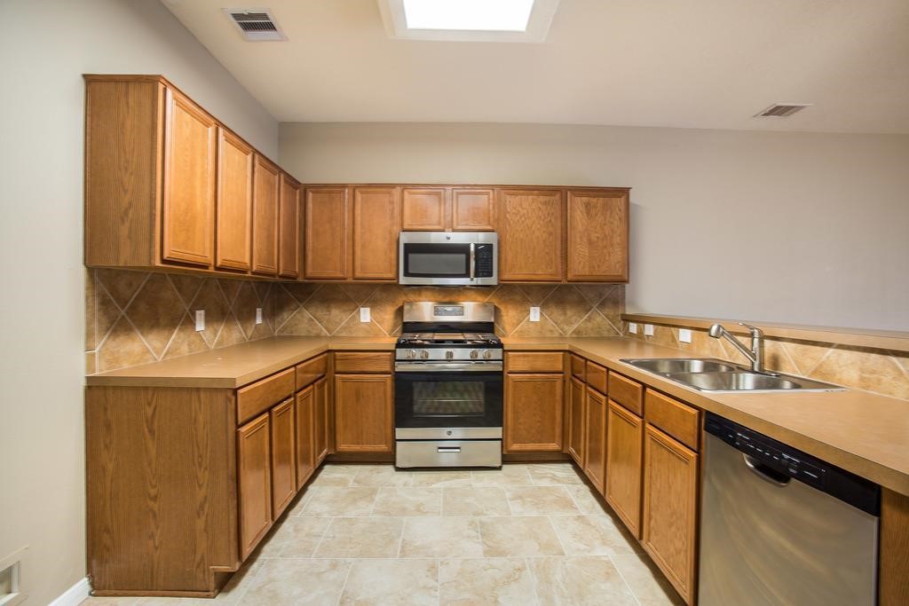 22626 Spring Crossing Drive Property Photo 5