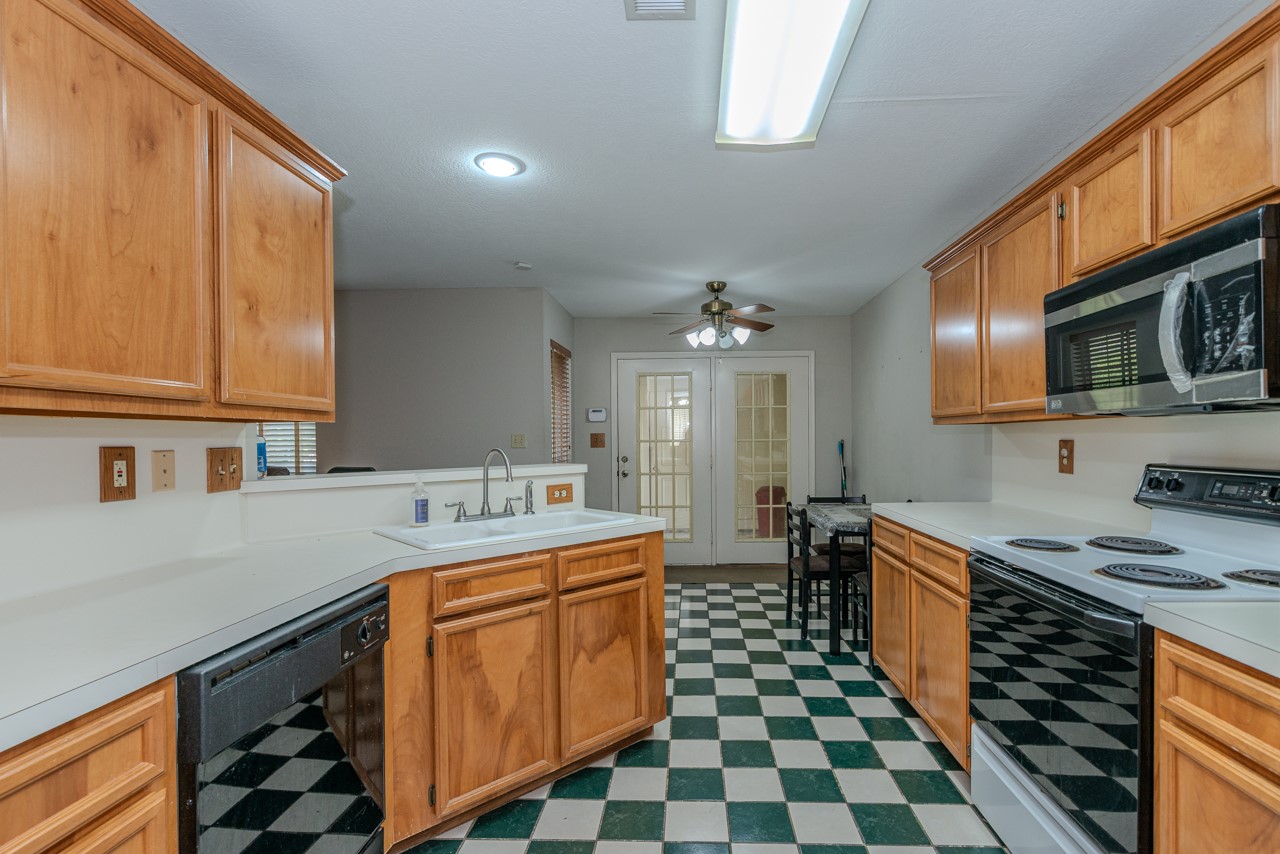 1133 Green Meadow Property Photo 5