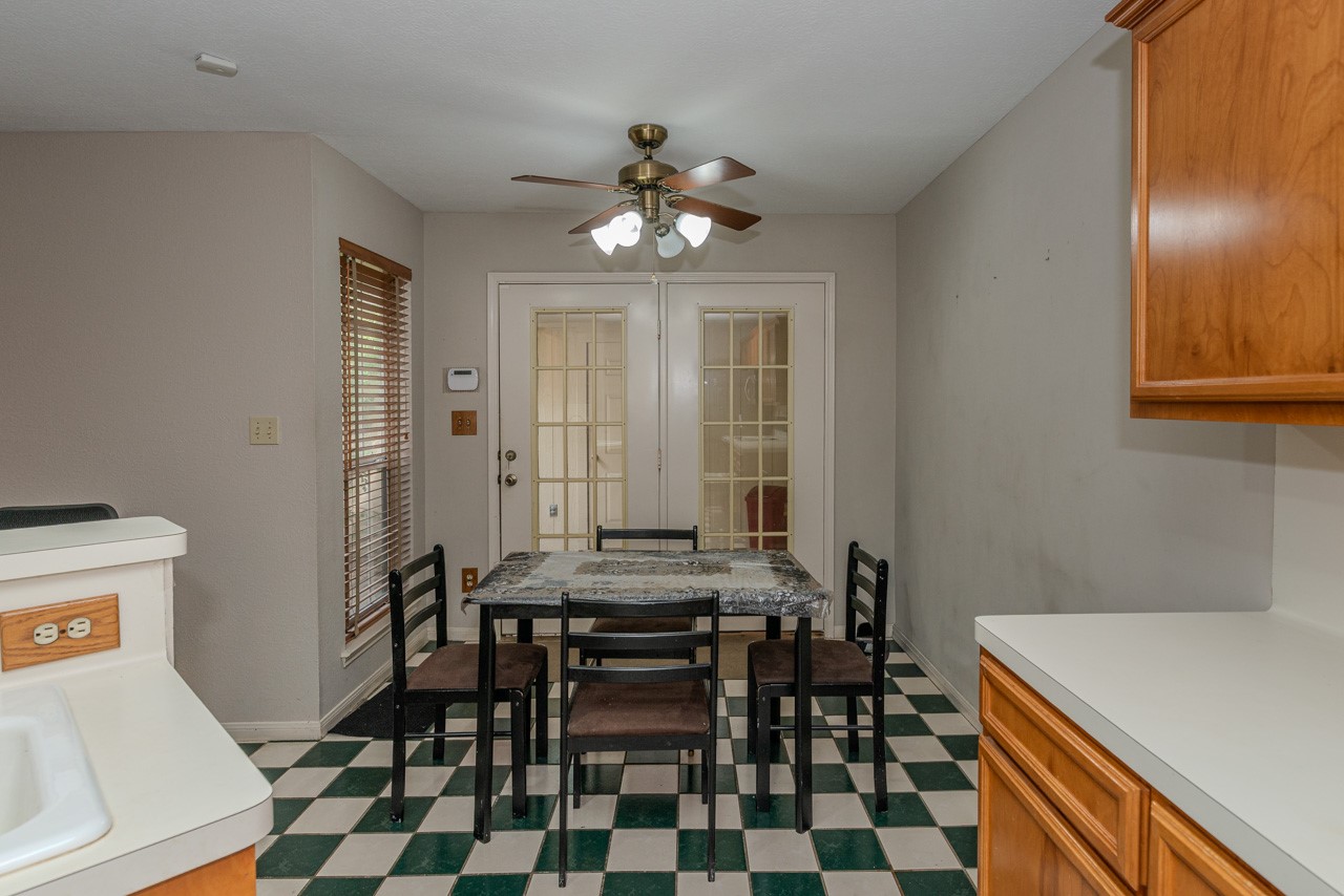 1133 Green Meadow Property Photo 6