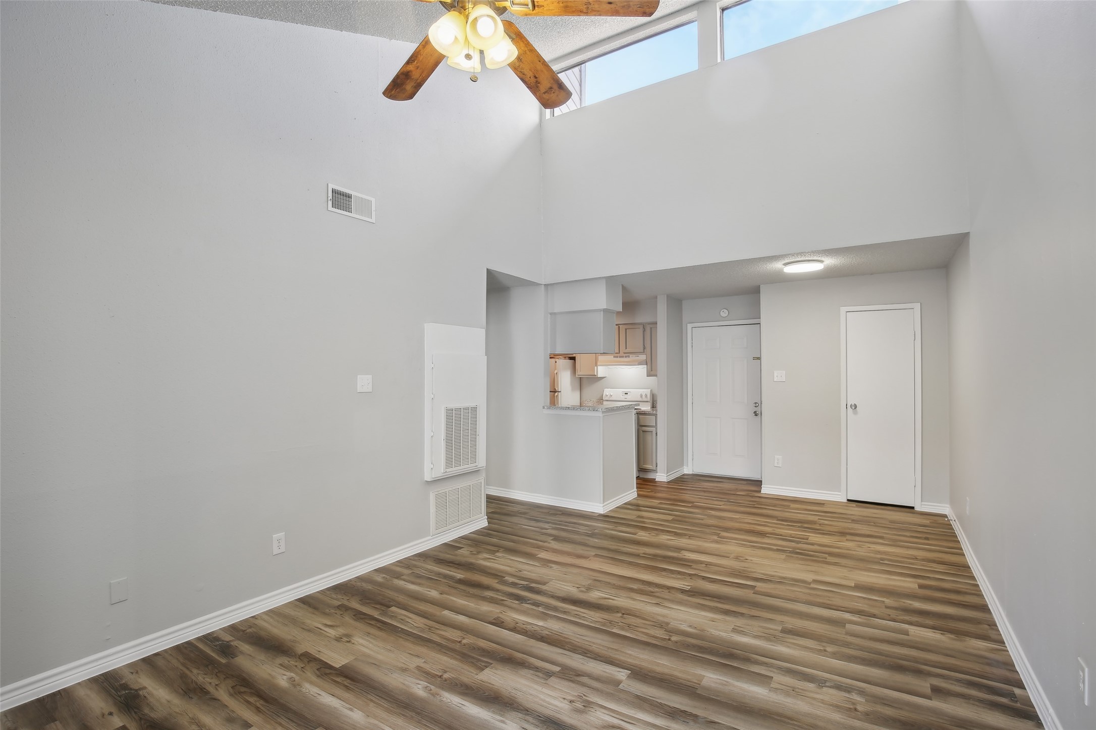 13155 Walden Road 212 Property Photo 4