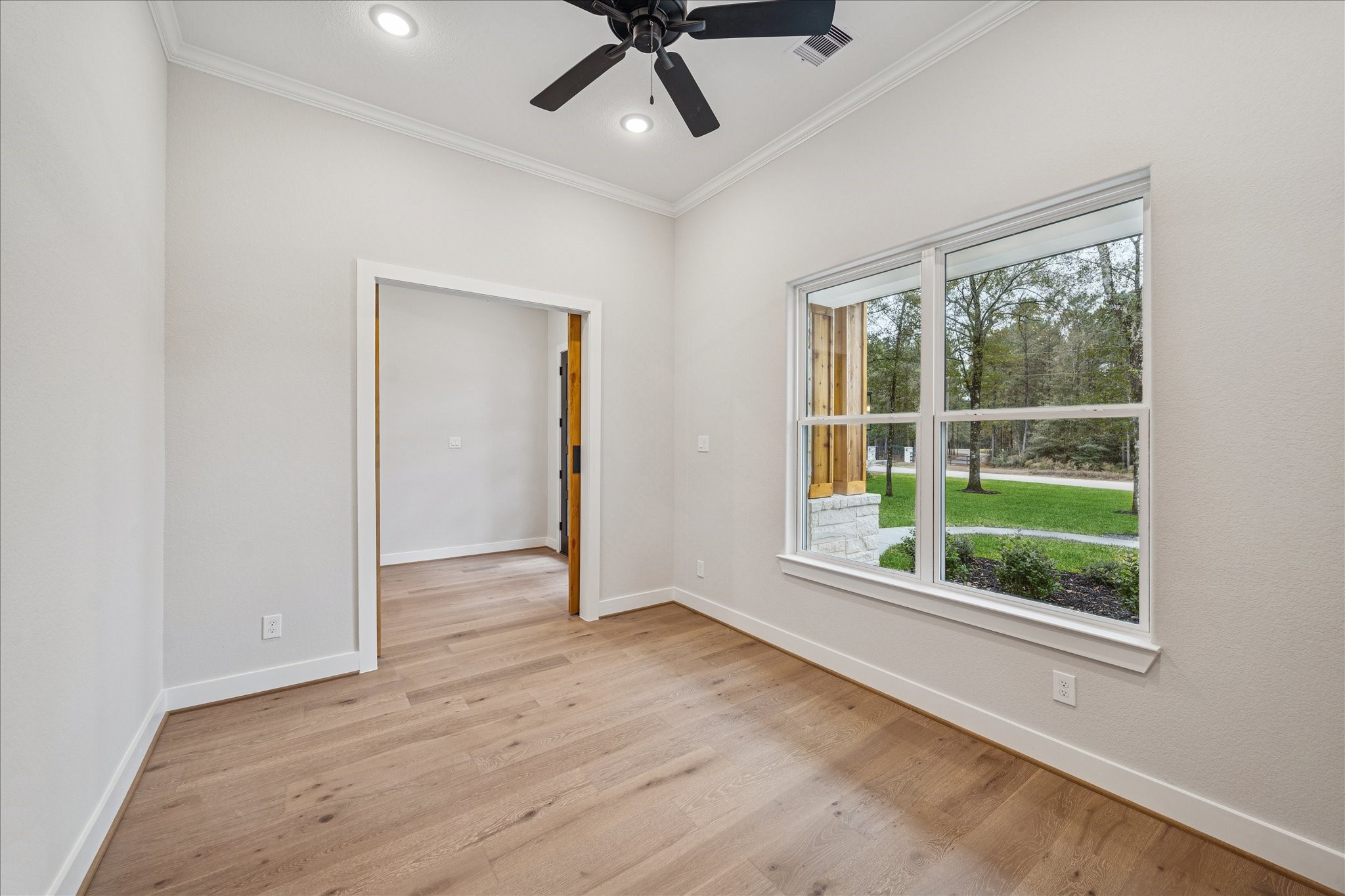 688 Lonestar Road Property Photo 6