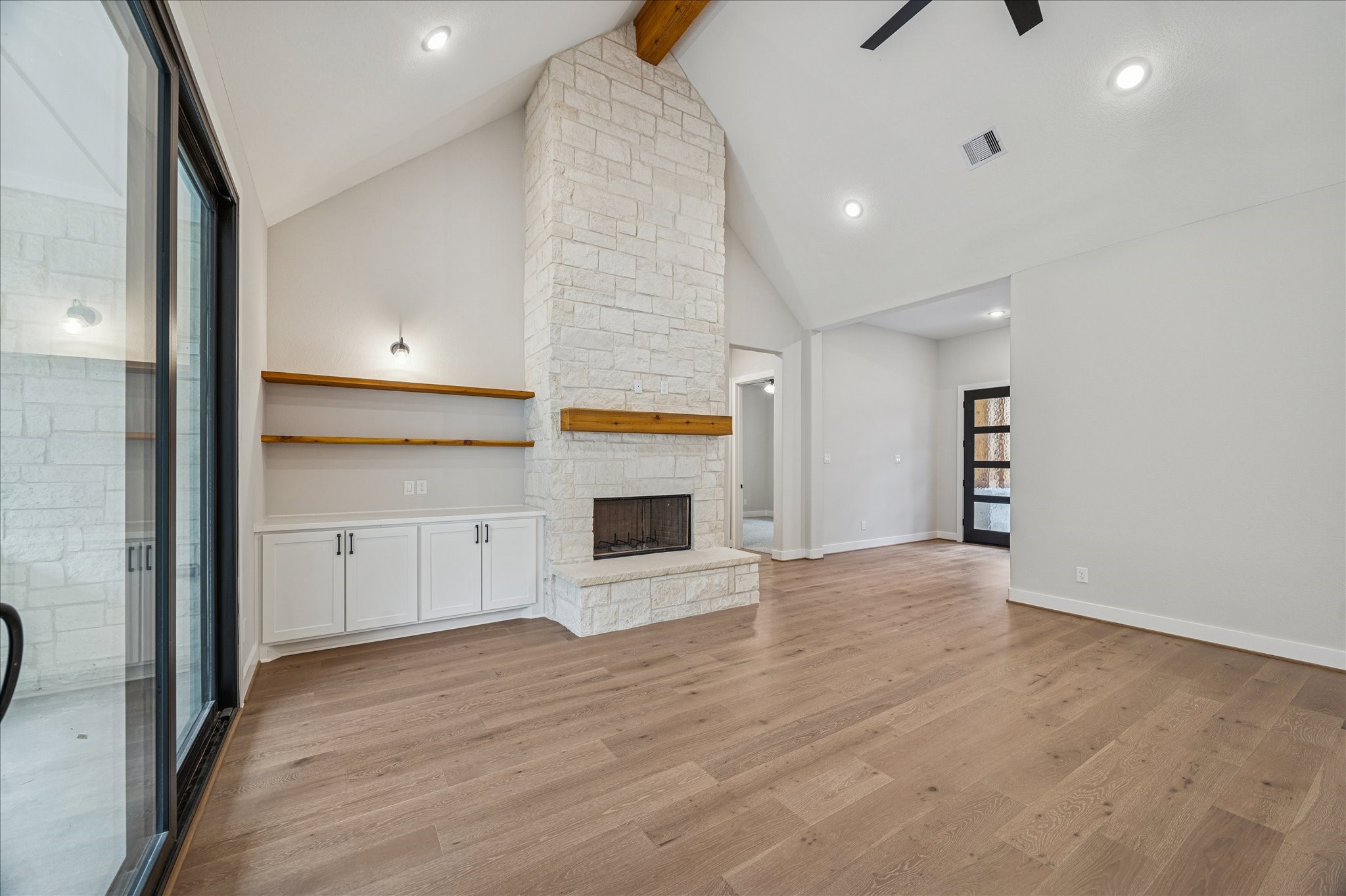 688 Lonestar Road Property Photo 10