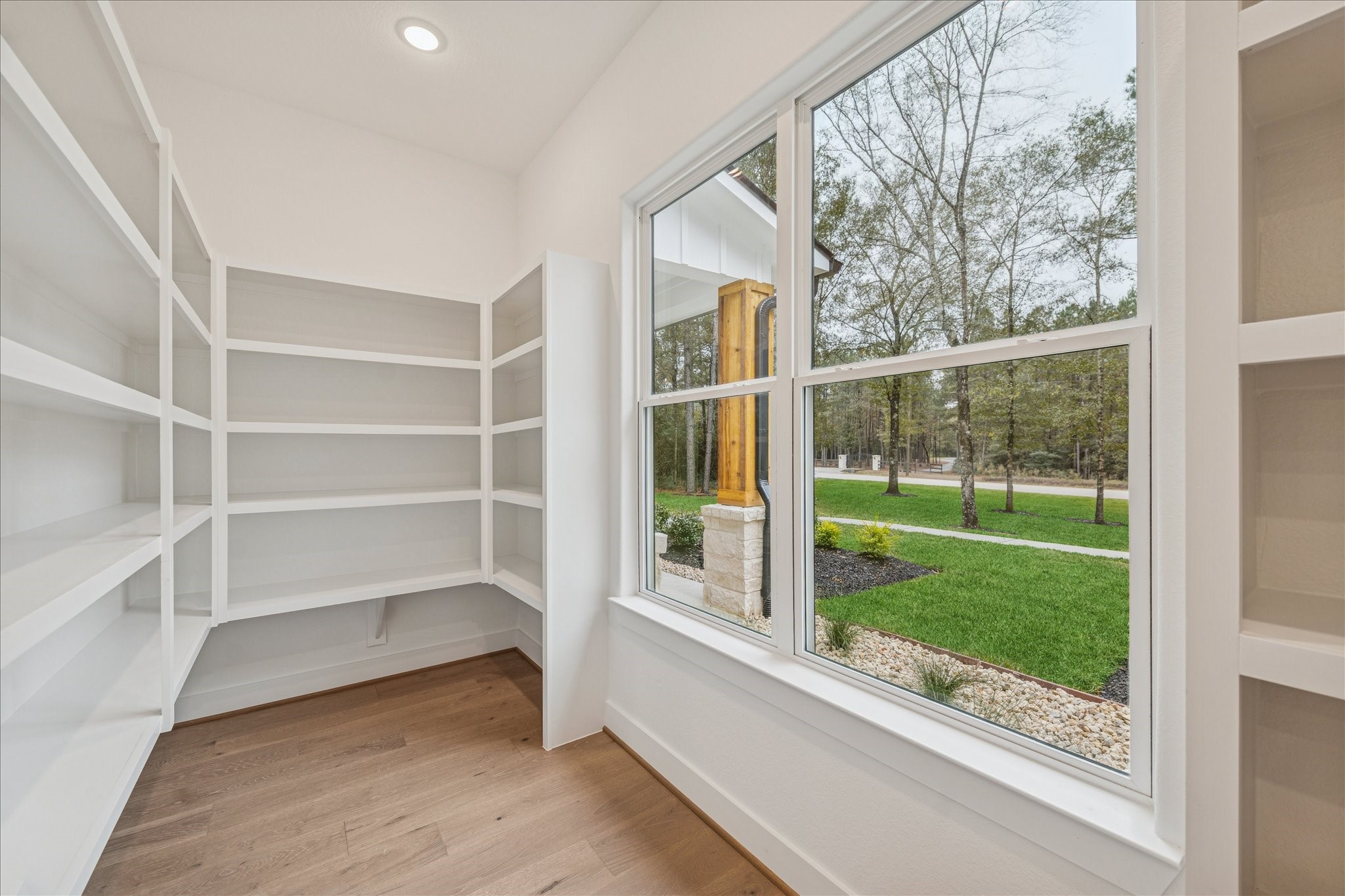 688 Lonestar Road Property Photo 15