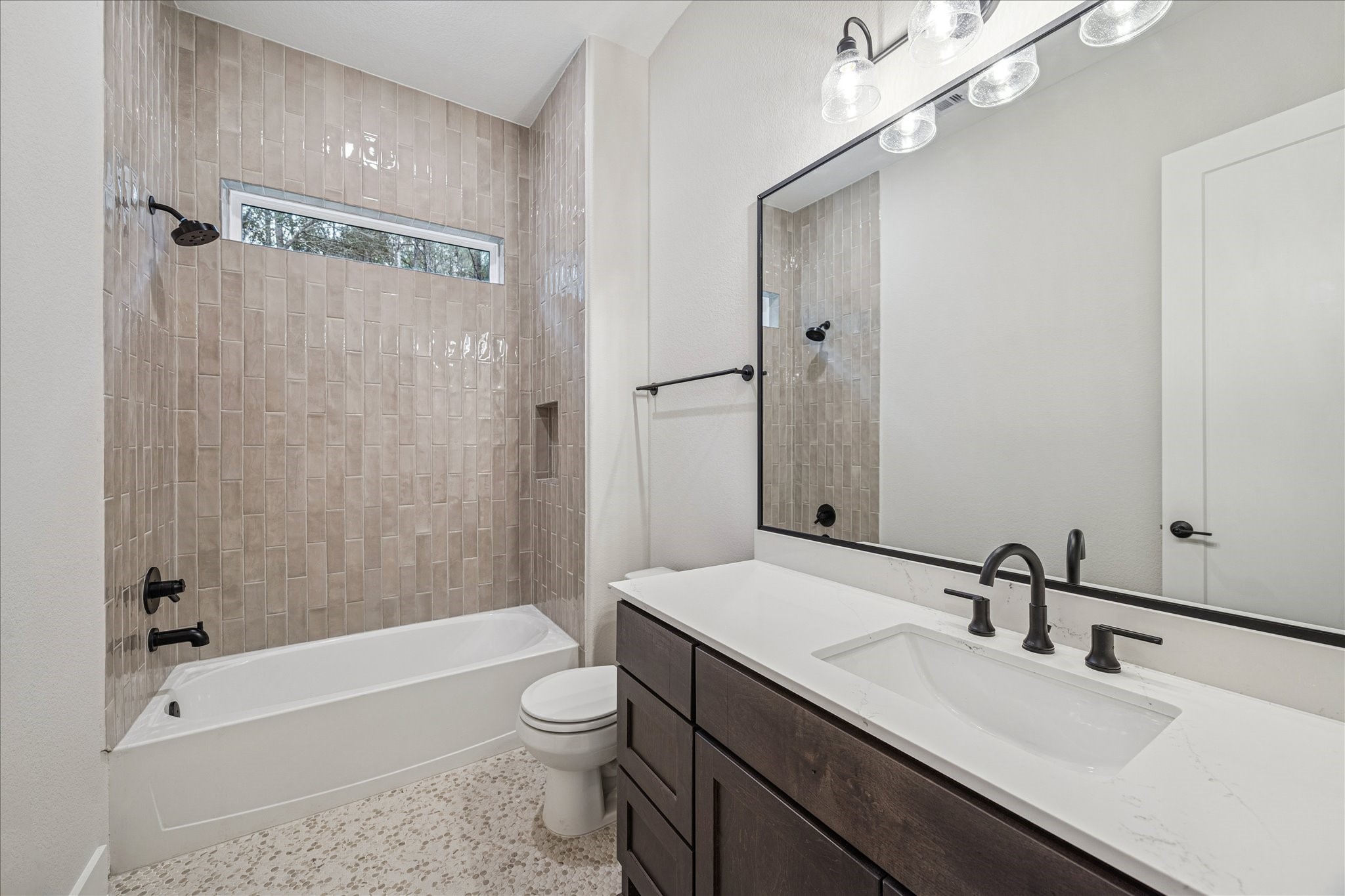 688 Lonestar Road Property Photo 23