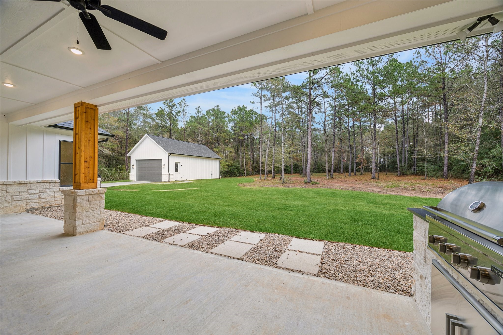 688 Lonestar Road Property Photo 32