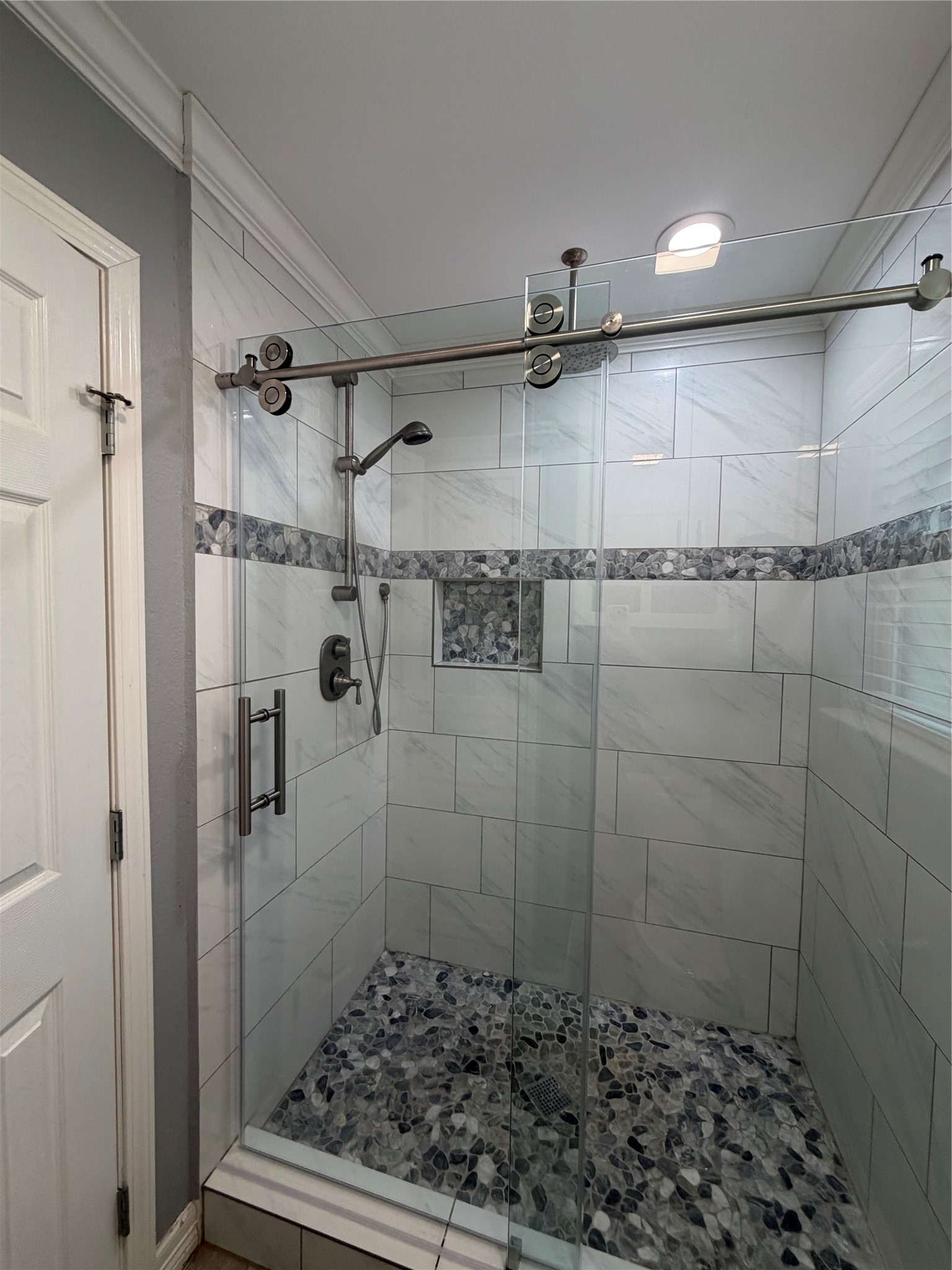 16215 Parksley Drive Property Photo 2