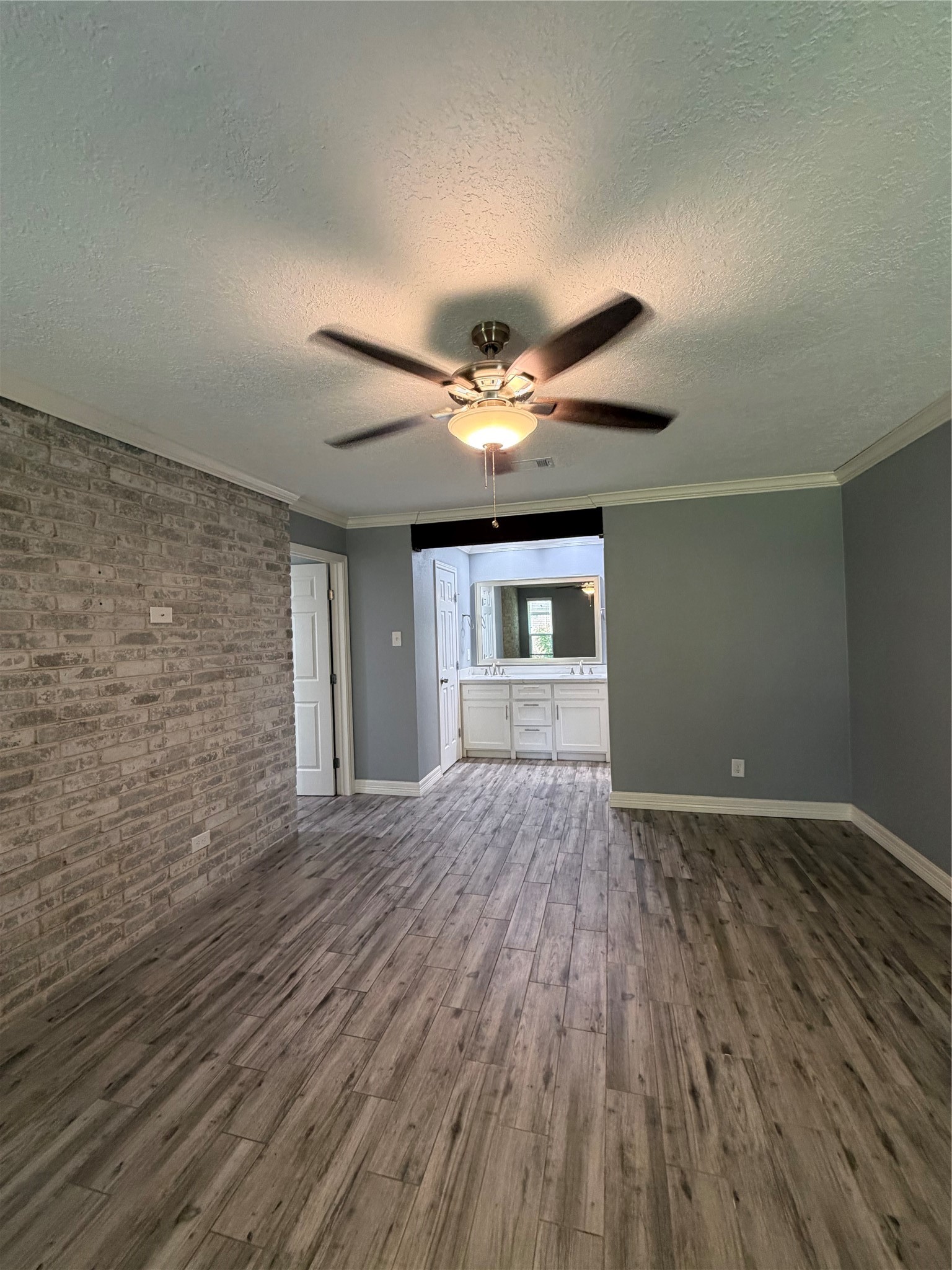 16215 Parksley Drive Property Photo 3