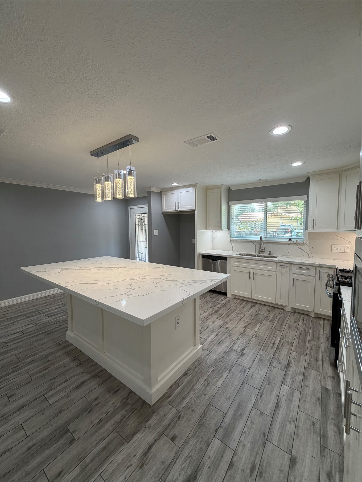 16215 Parksley Drive Property Photo 12