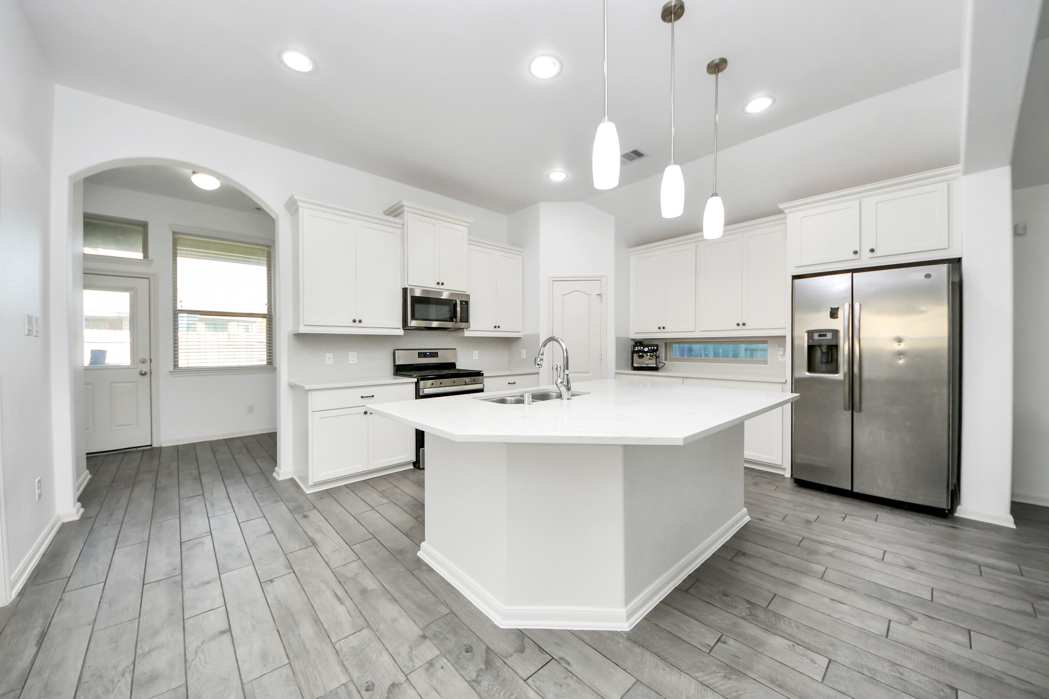 23814 Mesia Meadow Lane Property Photo 6