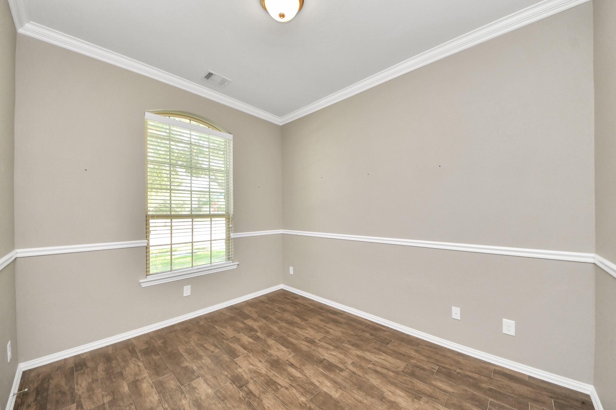 6003 Hedgepark Drive Property Photo 11