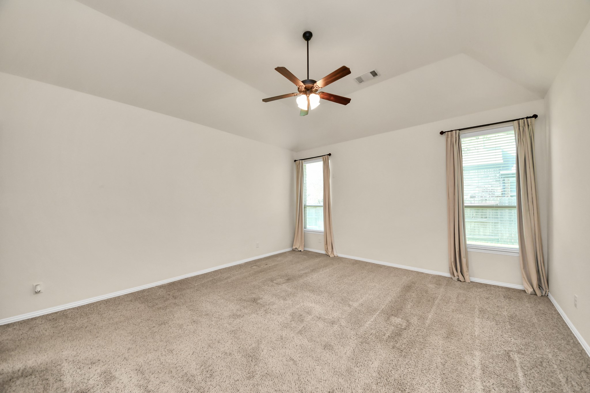 6003 Hedgepark Drive Property Photo 31
