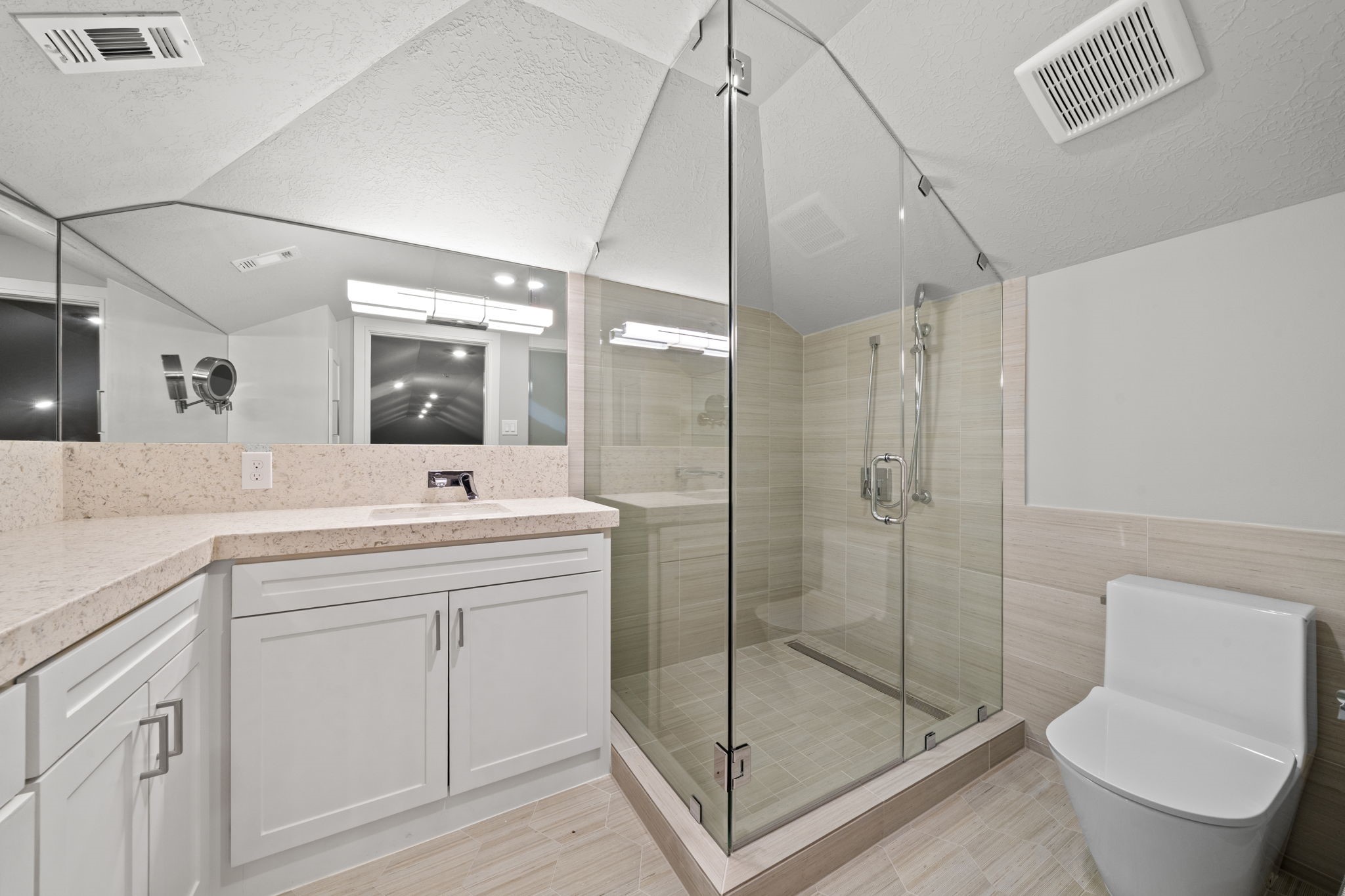 2102 Countryshire Lane Property Photo 45