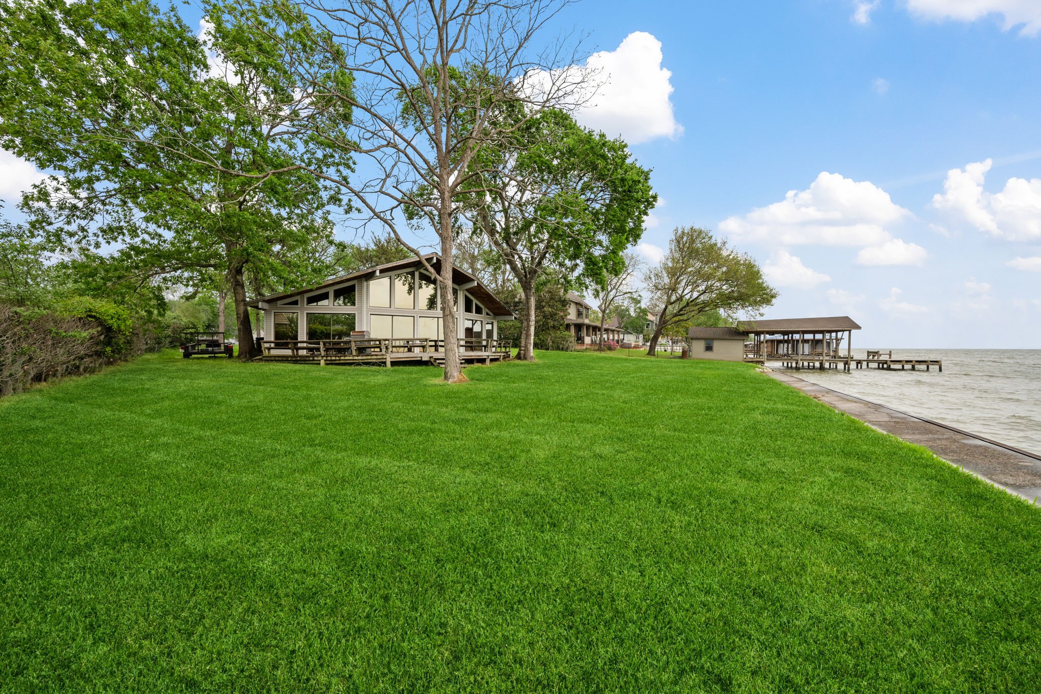 561 Mallard Point Property Photo