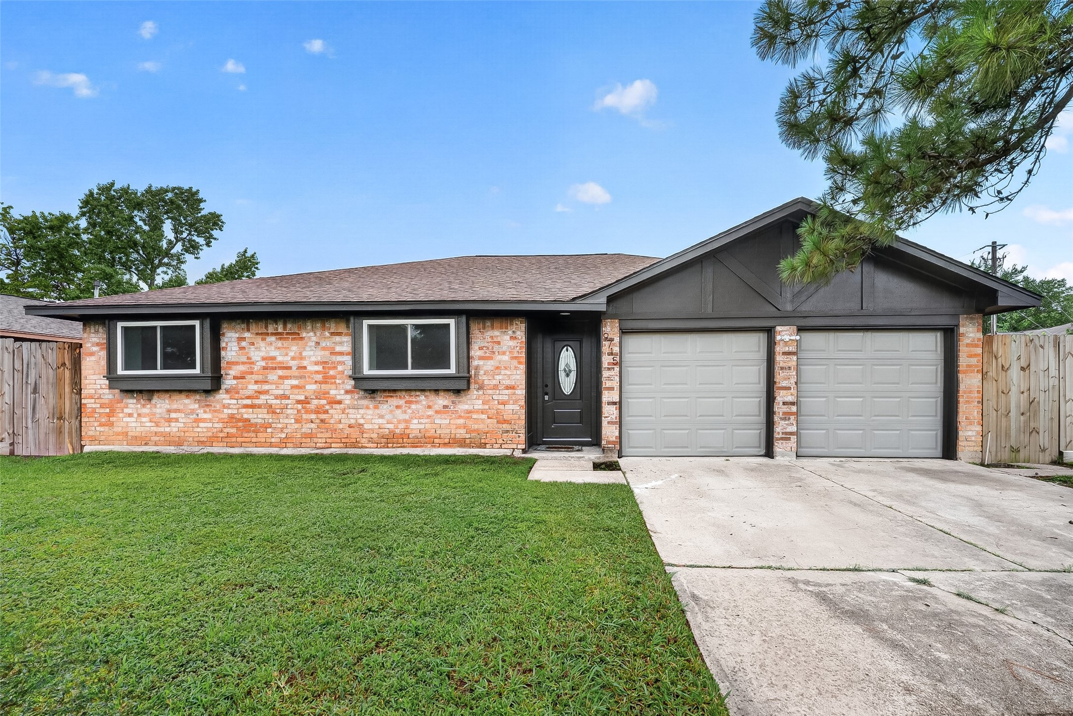 9715 Seeker Street Property Photo 1