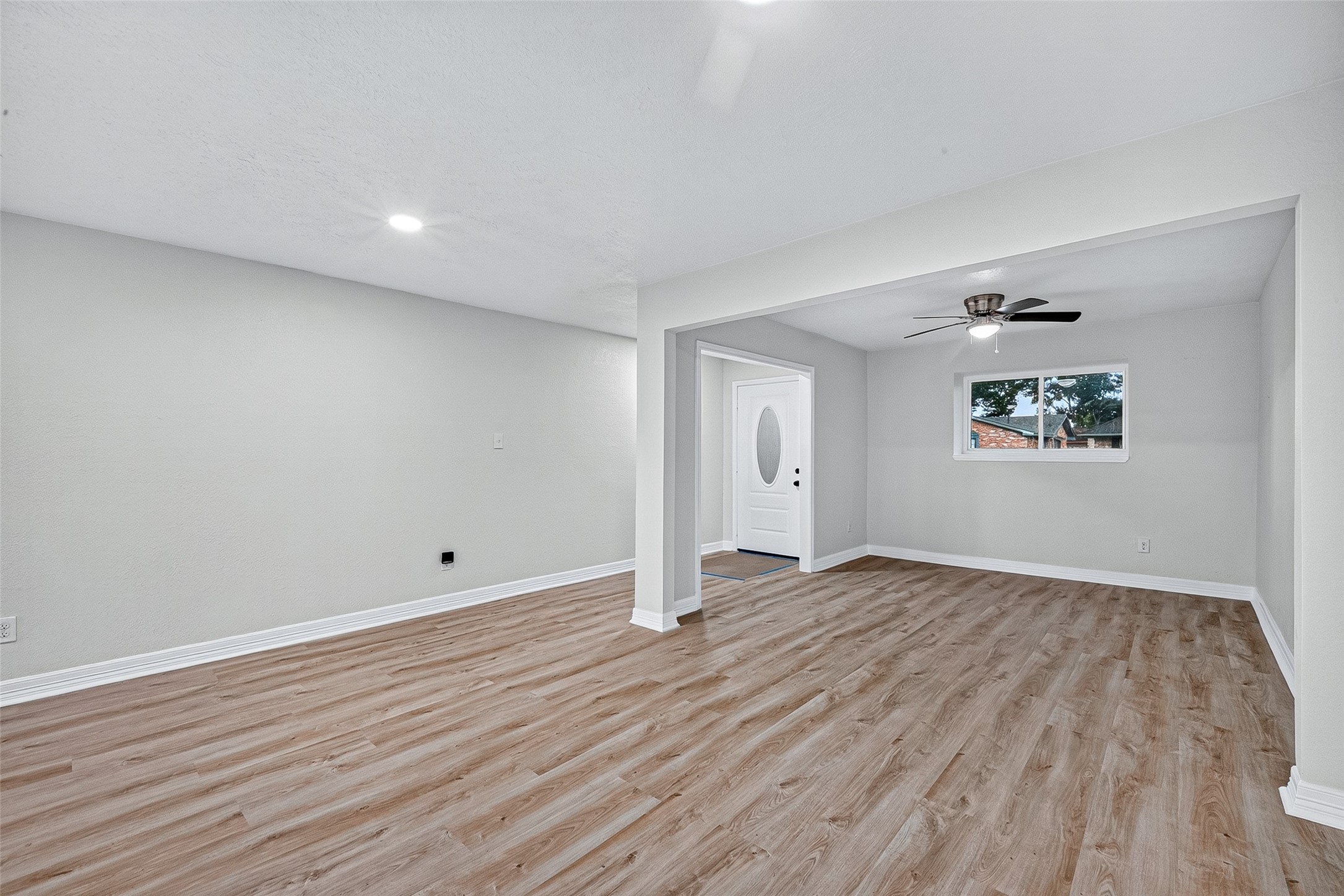 9715 Seeker Street Property Photo 5