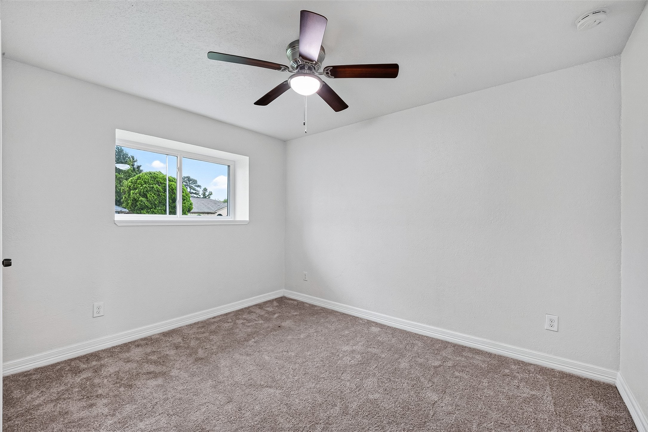 9715 Seeker Street Property Photo 14