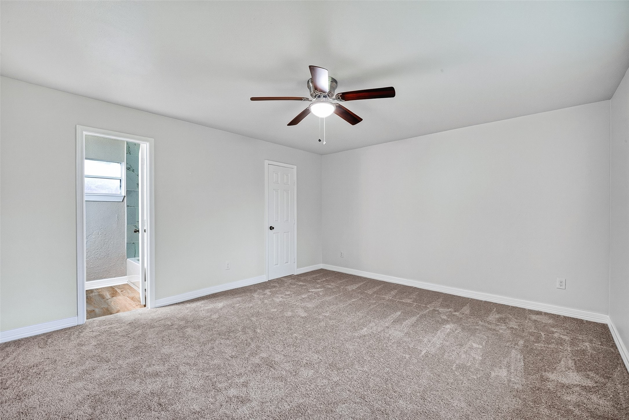 9715 Seeker Street Property Photo 16