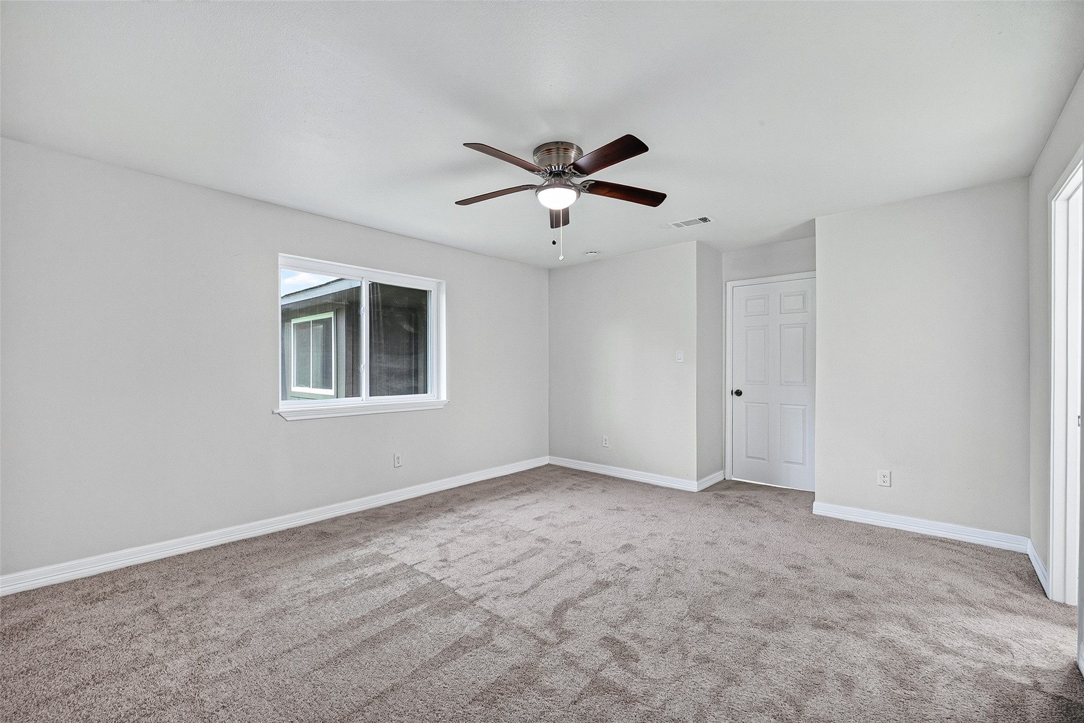 9715 Seeker Street Property Photo 17