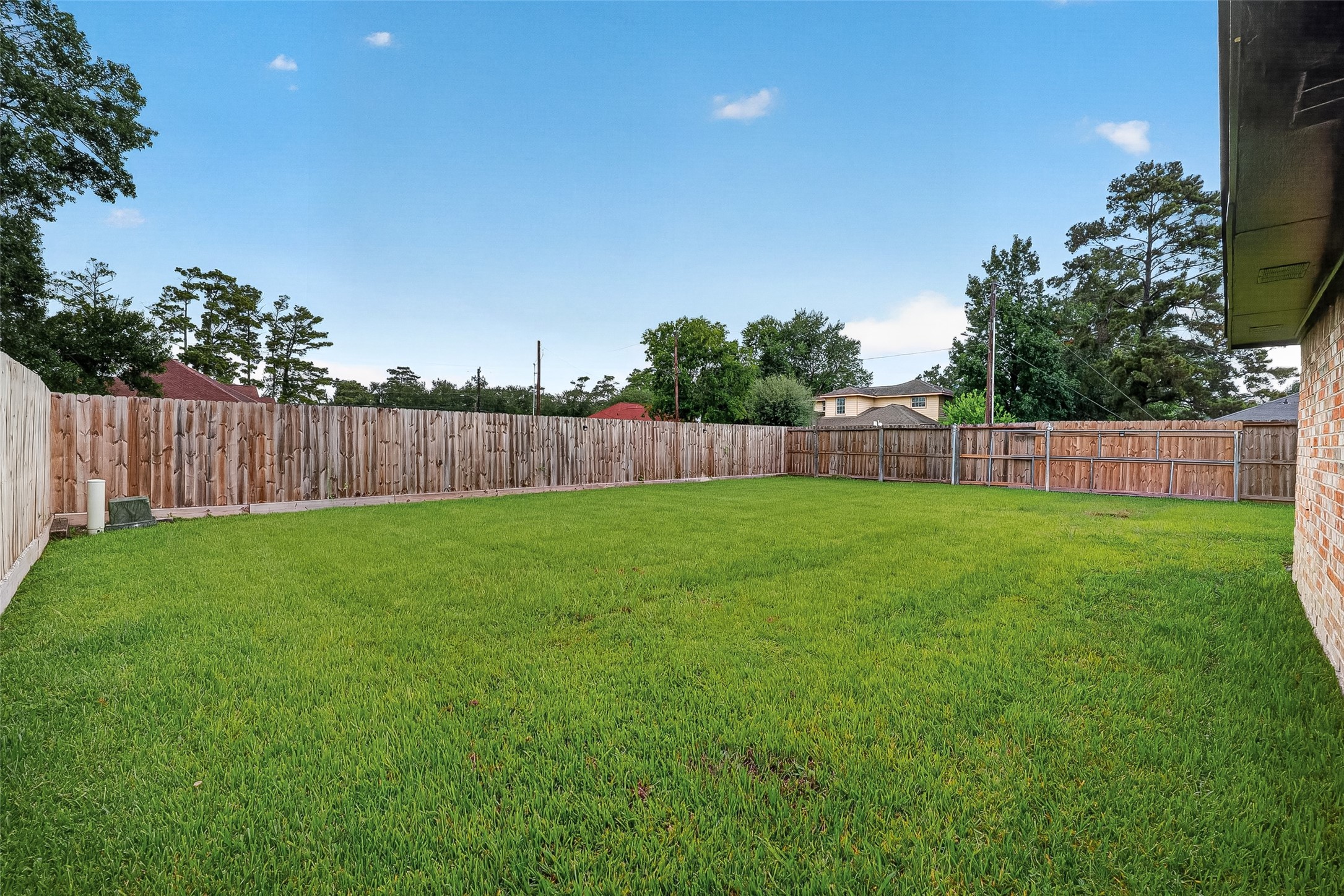 9715 Seeker Street Property Photo 23
