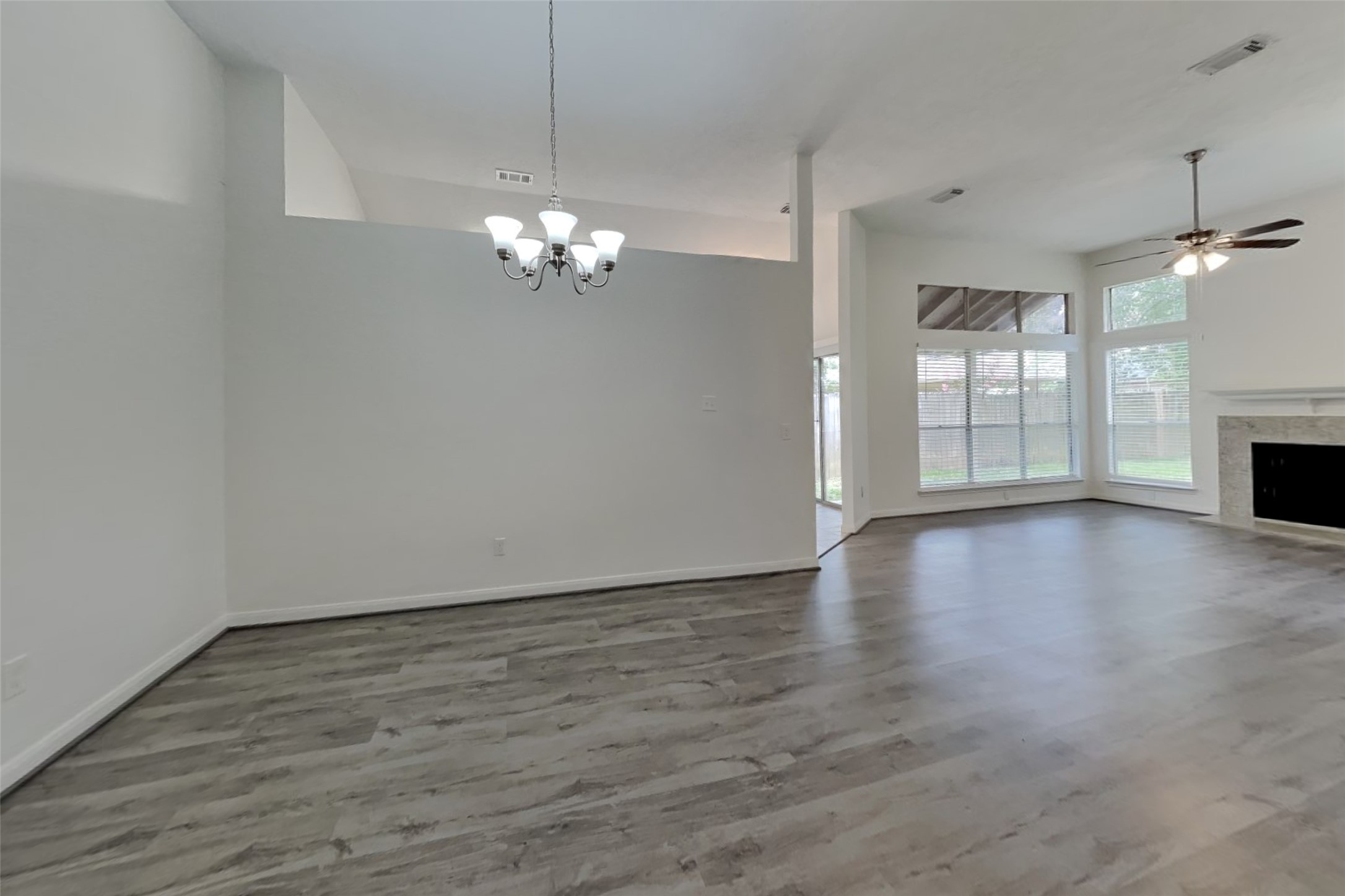 1915 Creston Drive Property Photo 4