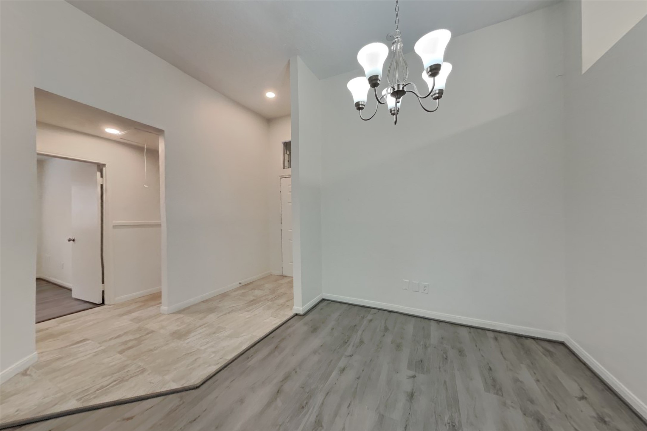 1915 Creston Drive Property Photo 7
