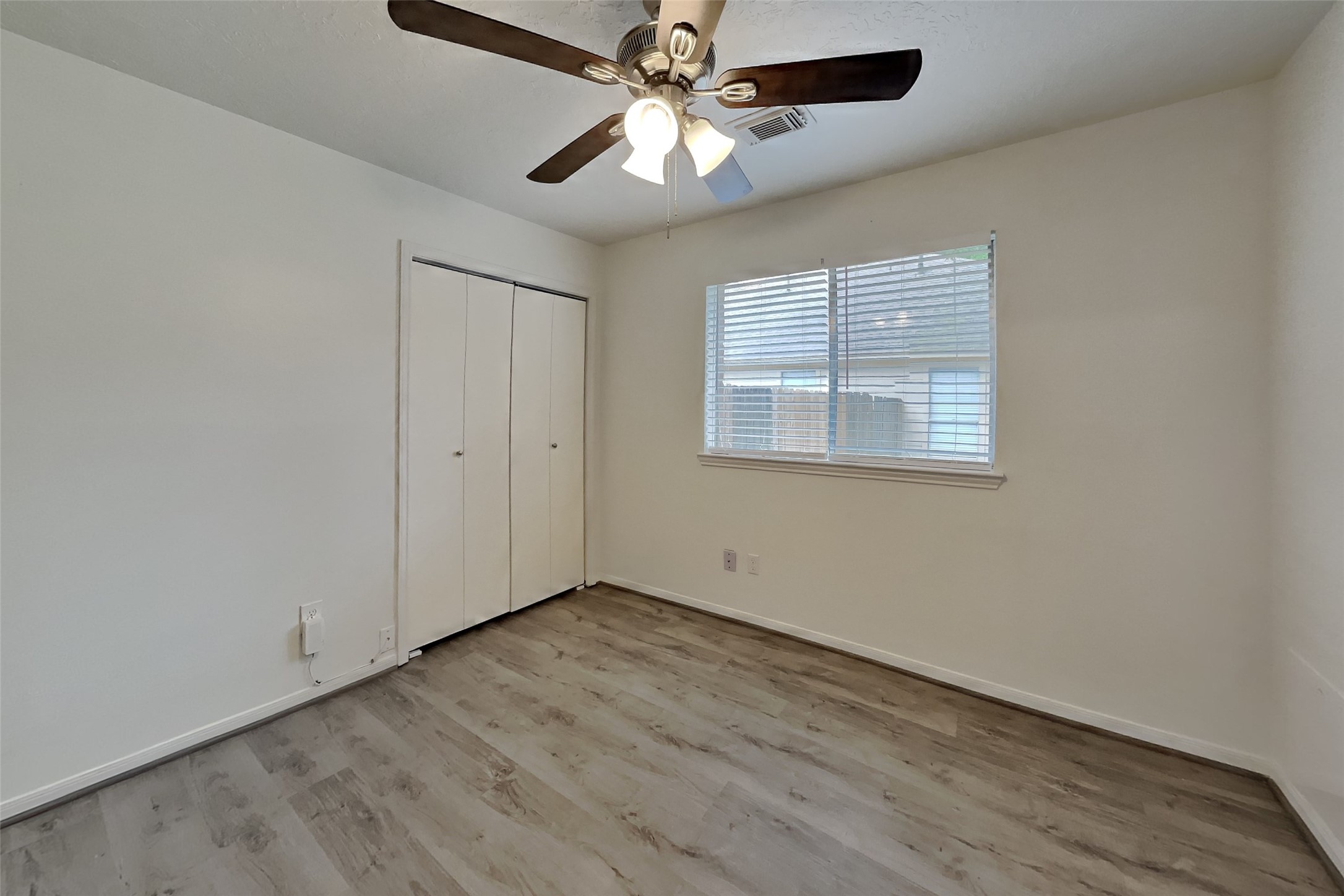 1915 Creston Drive Property Photo 12