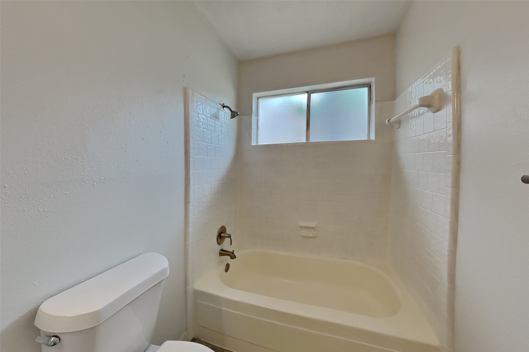 1915 Creston Drive Property Photo 14