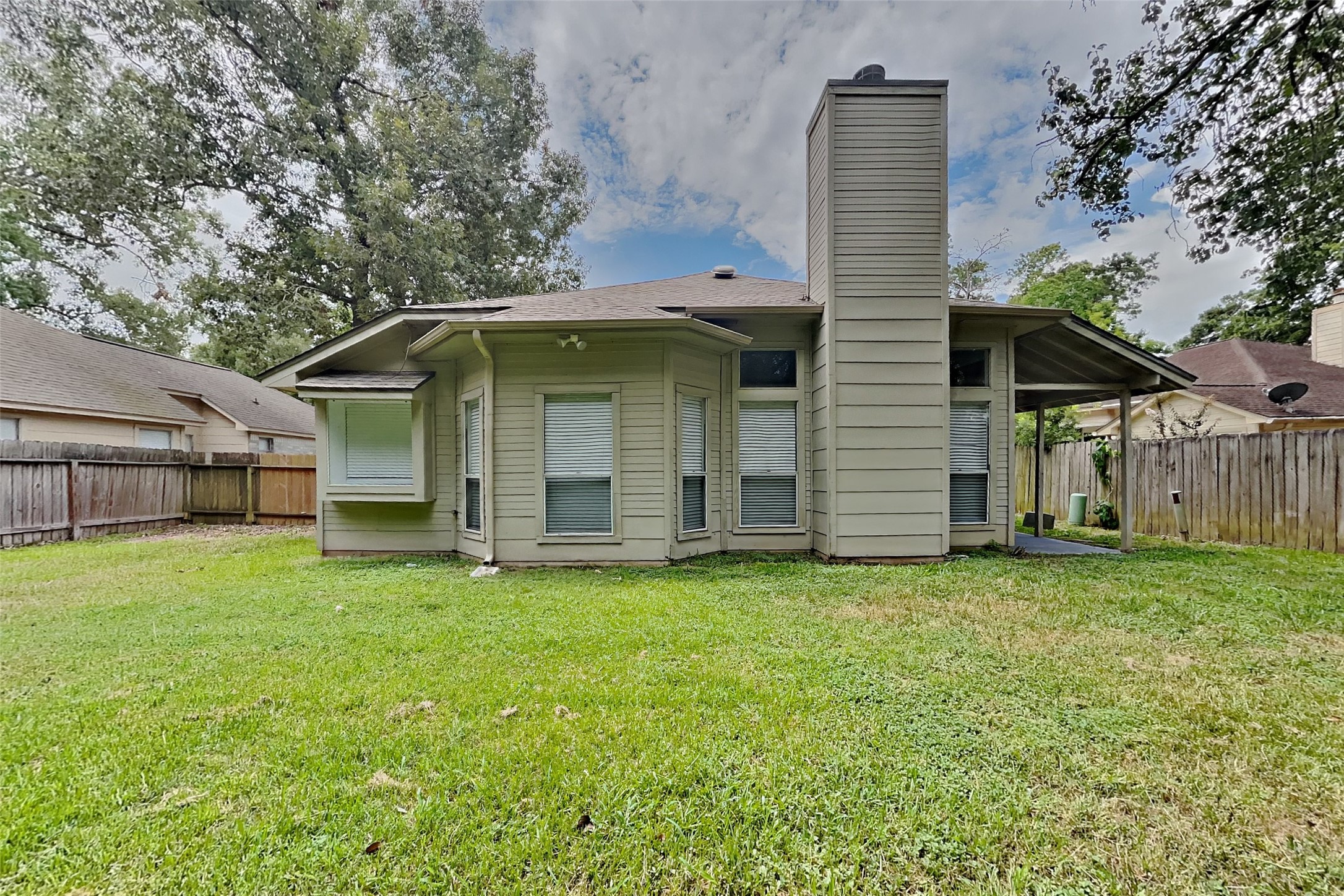 1915 Creston Drive Property Photo 16