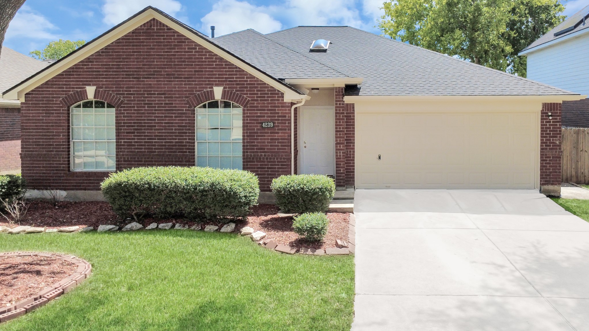 4239 Custer Creek Drive Property Photo 1