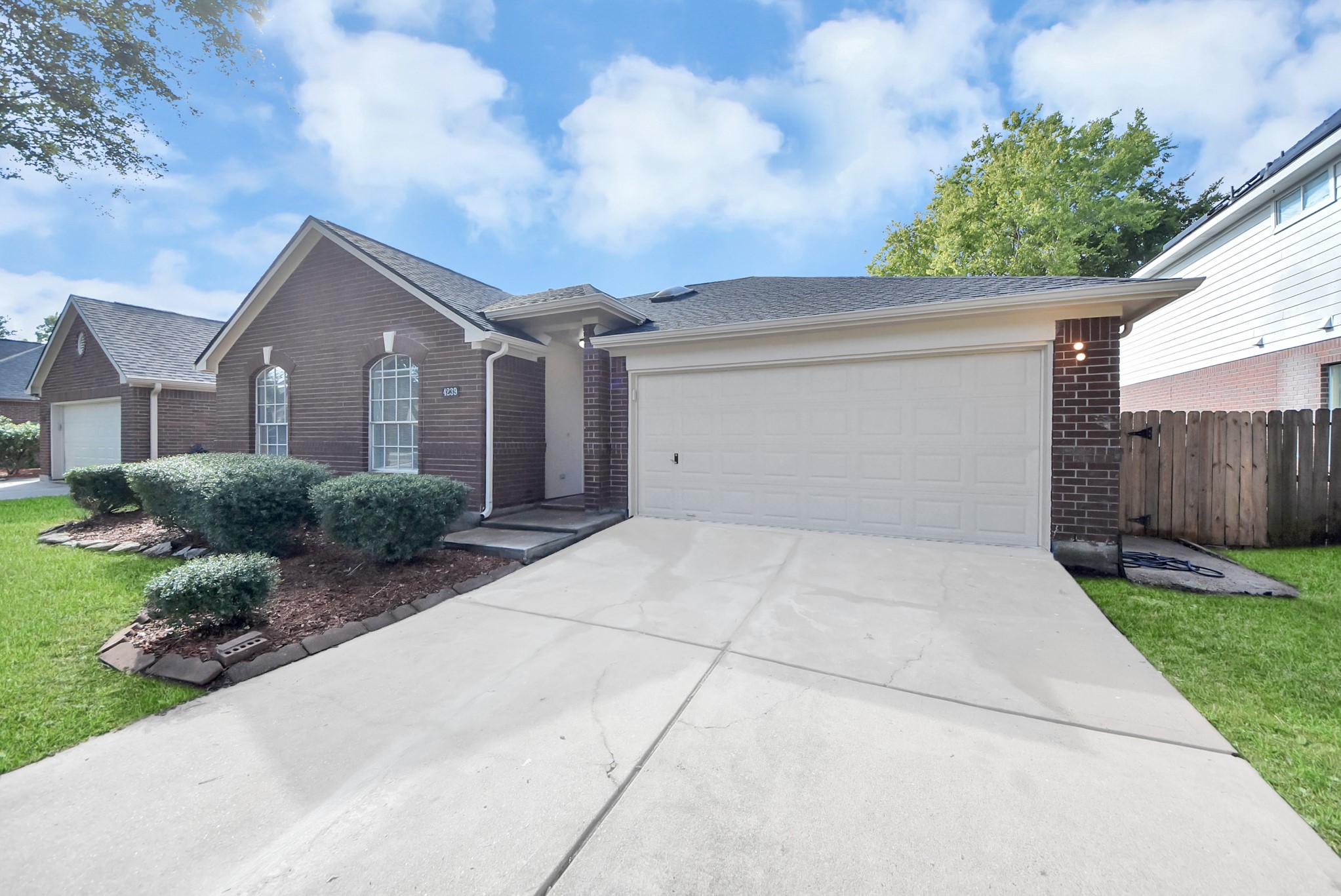 4239 Custer Creek Drive Property Photo 2