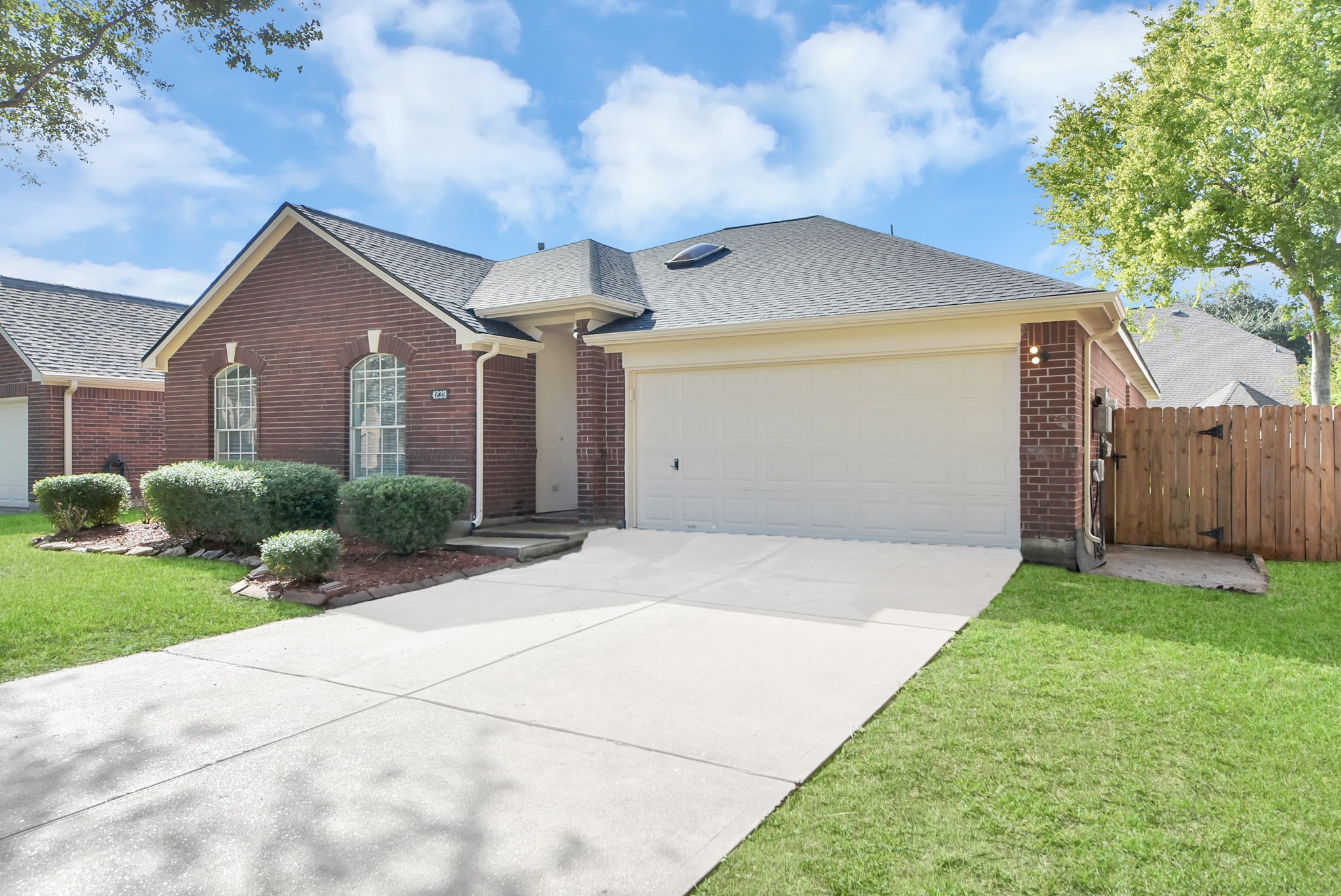 4239 Custer Creek Drive Property Photo 6
