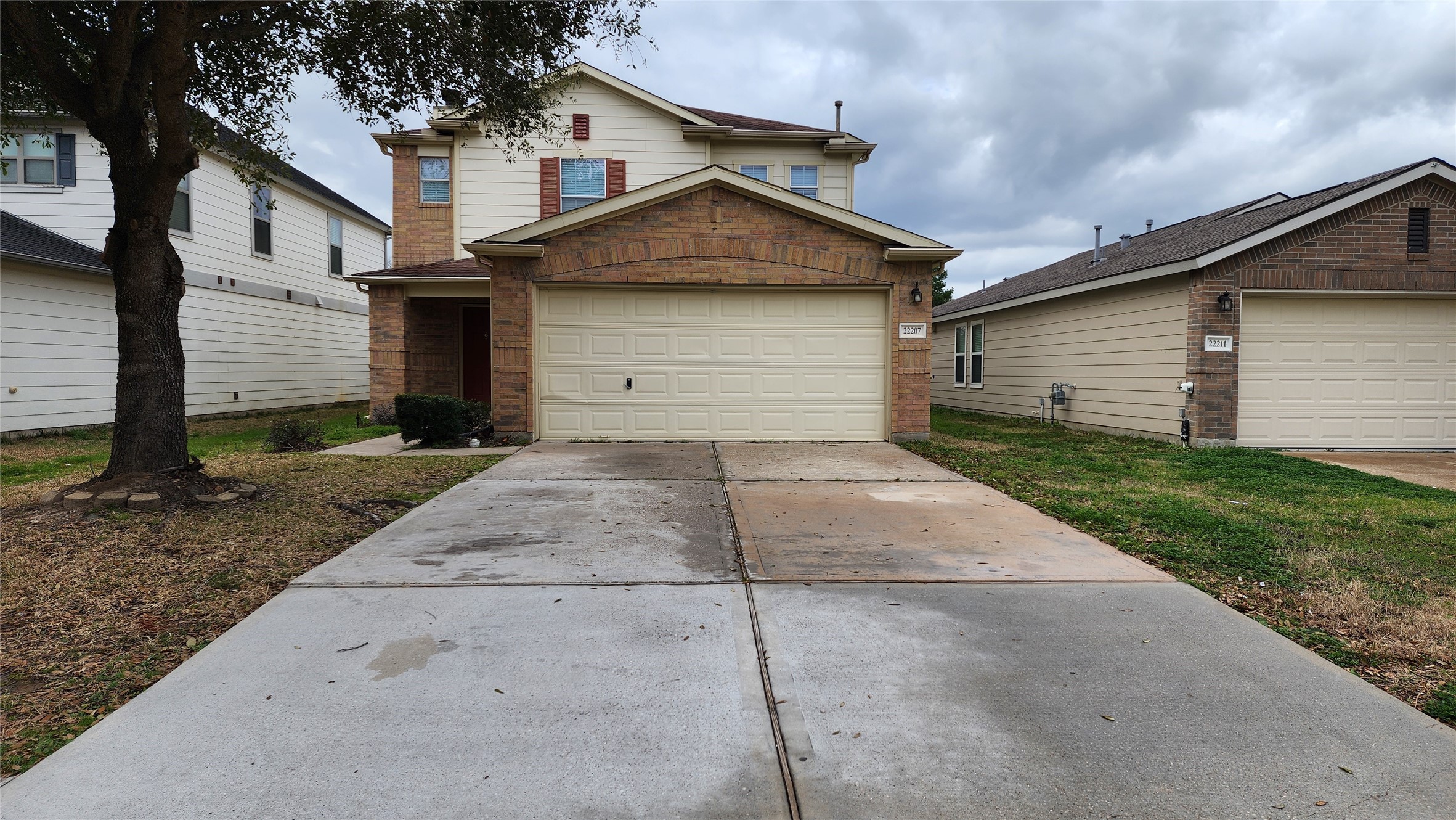 22207 Greengate Drive Property Photo 3