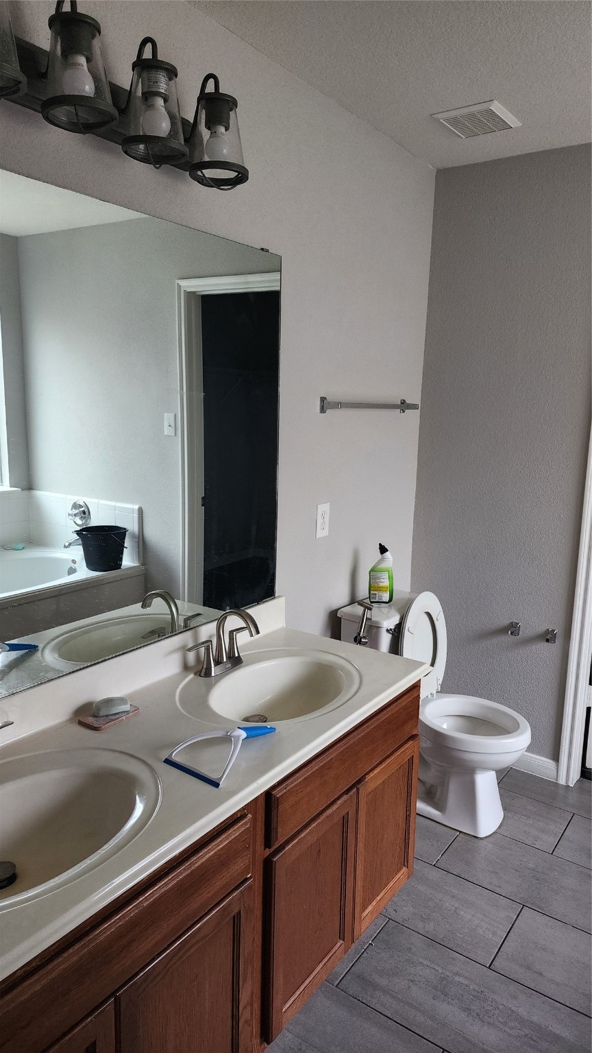 22207 Greengate Drive Property Photo 18